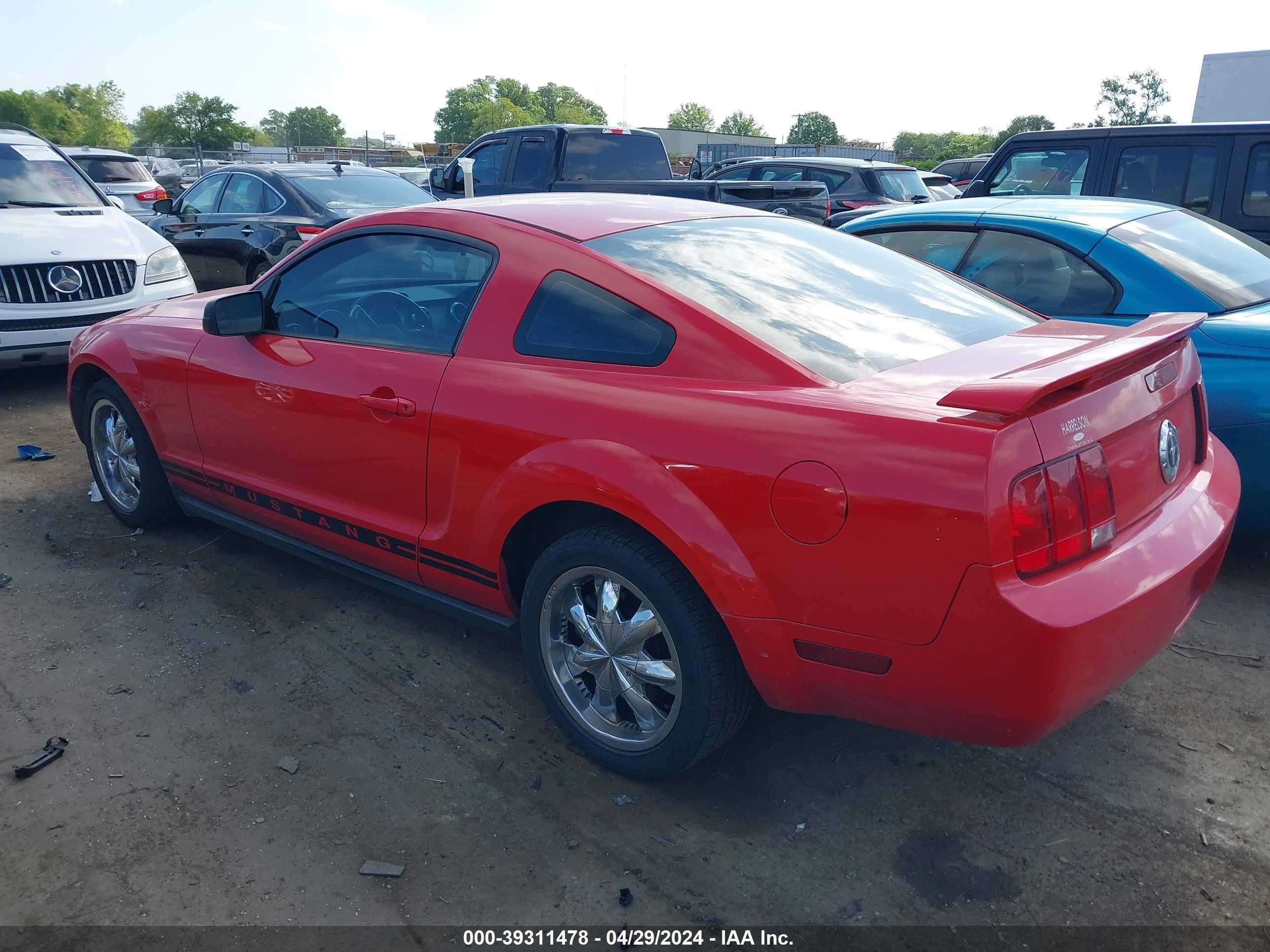 Photo 2 VIN: 1ZVFT80N955145959 - FORD MUSTANG 