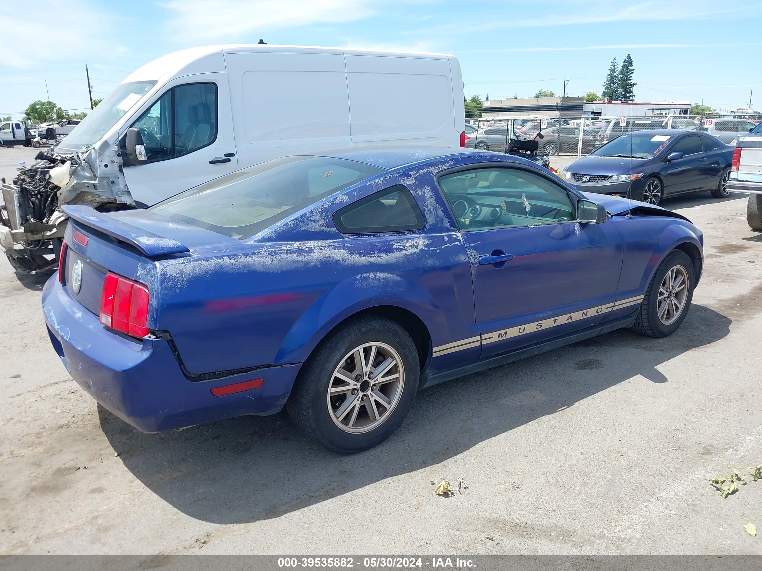 Photo 3 VIN: 1ZVFT80N955176421 - FORD MUSTANG 