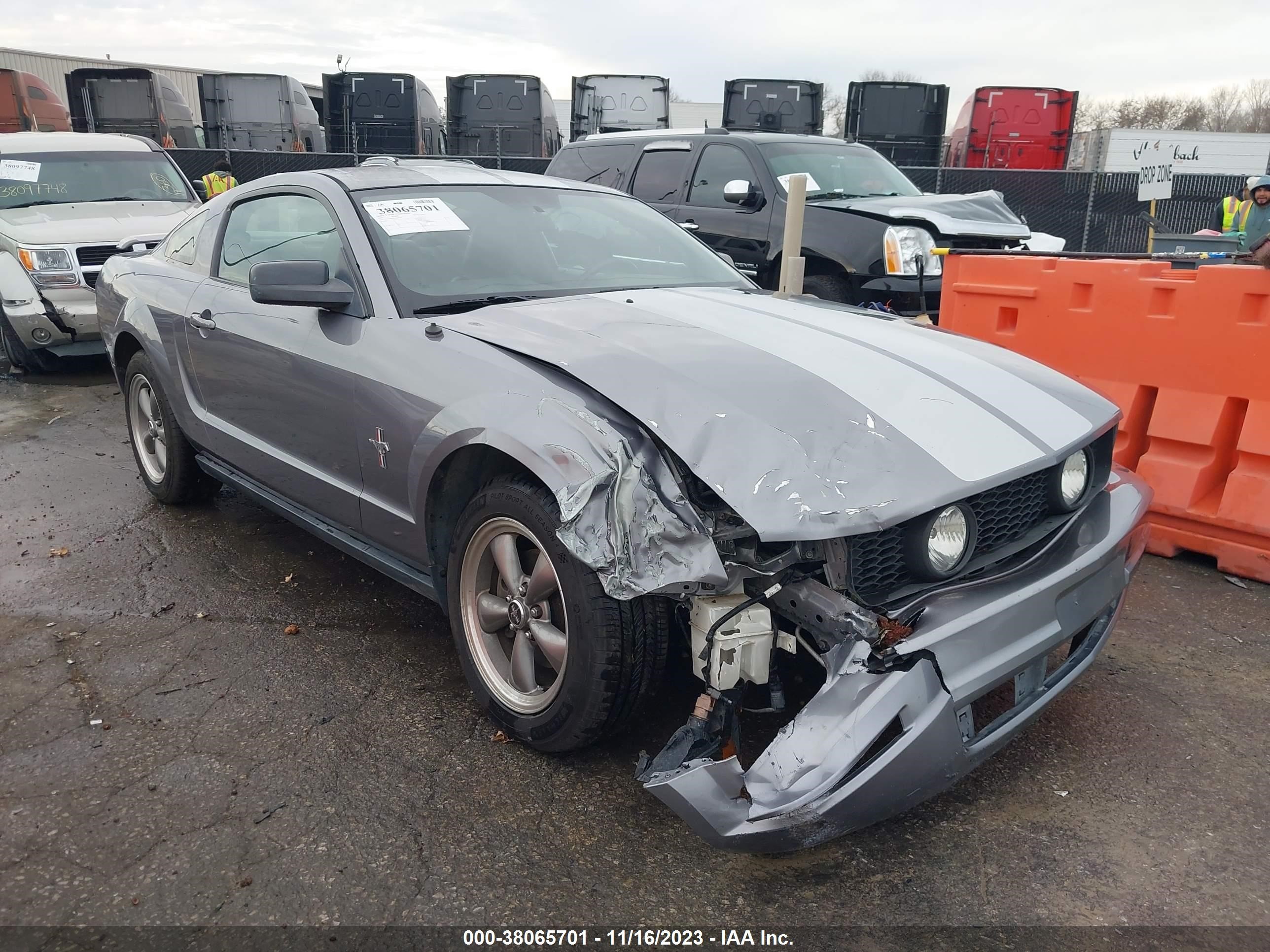 Photo 5 VIN: 1ZVFT80N965187078 - FORD MUSTANG 