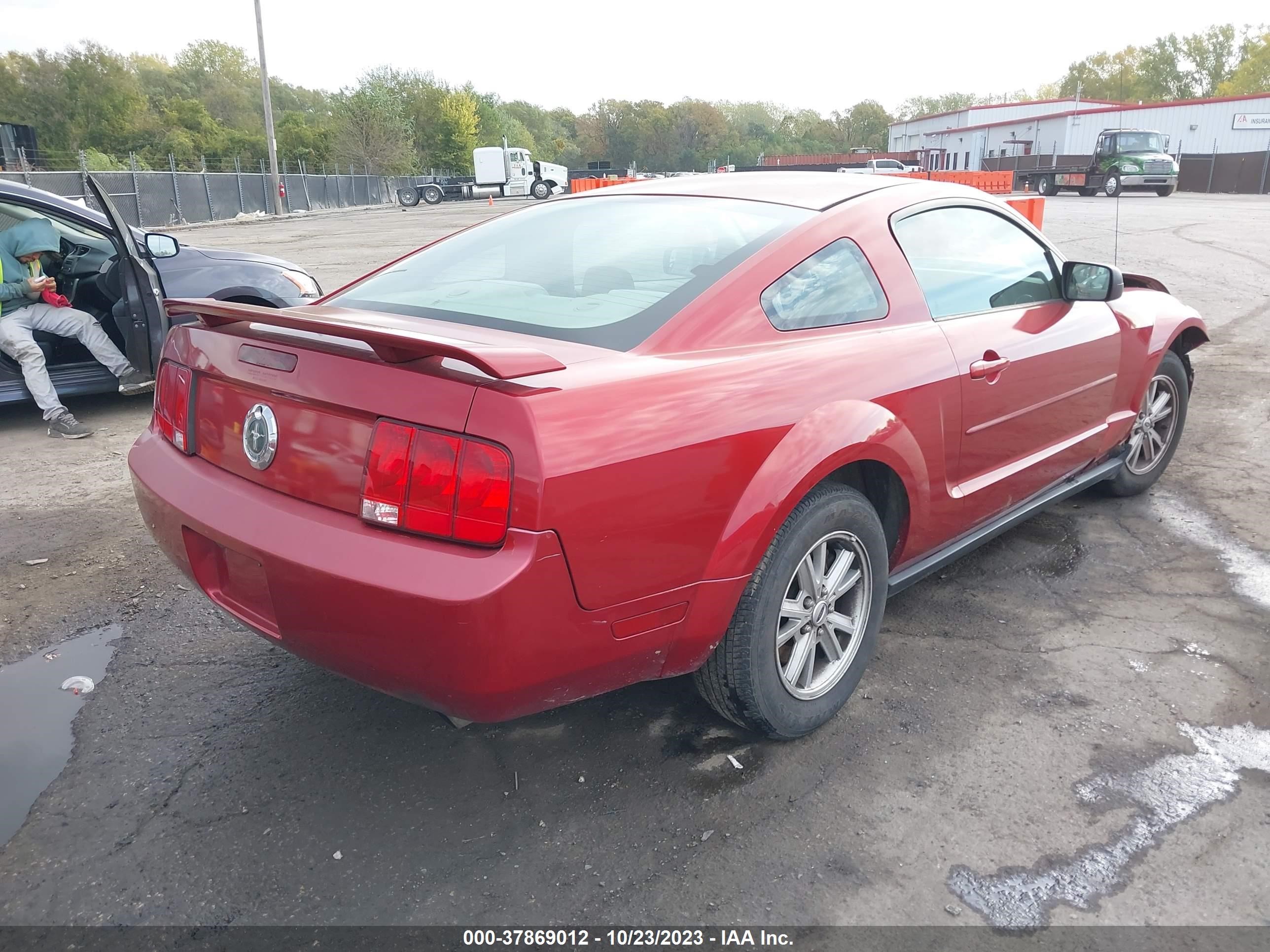 Photo 3 VIN: 1ZVFT80NX55115448 - FORD MUSTANG 