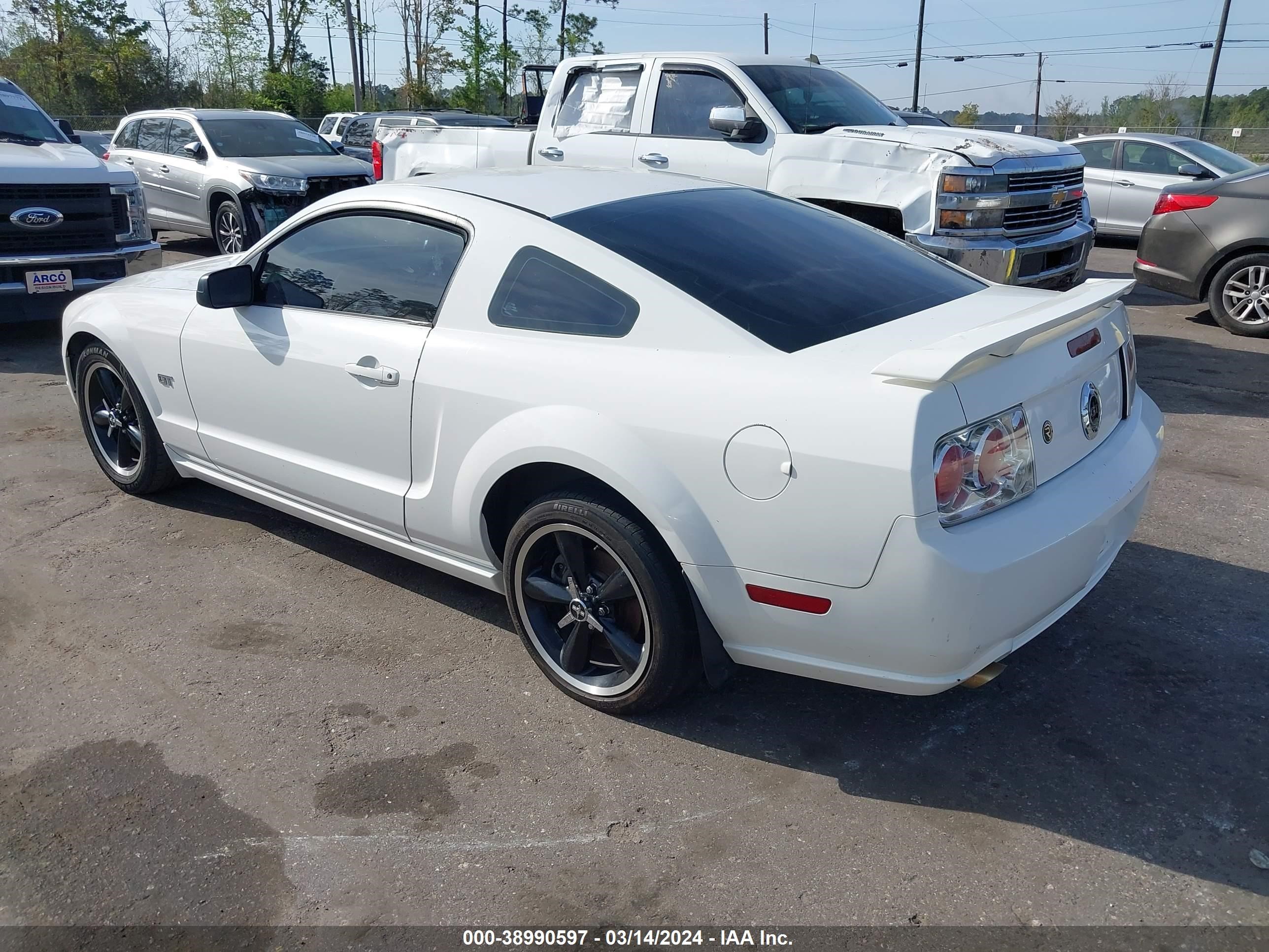 Photo 2 VIN: 1ZVFT82H075234488 - FORD MUSTANG 