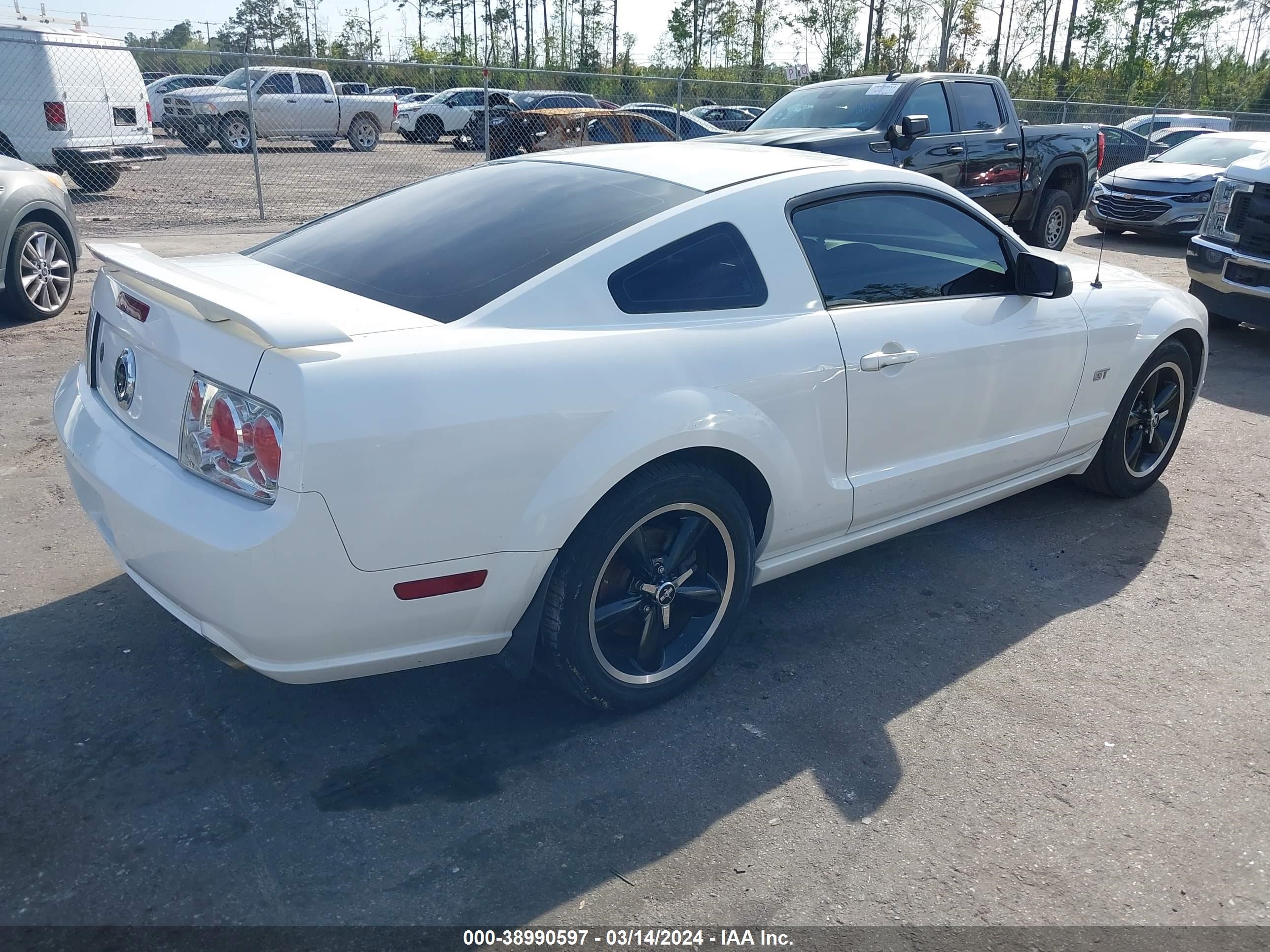 Photo 3 VIN: 1ZVFT82H075234488 - FORD MUSTANG 