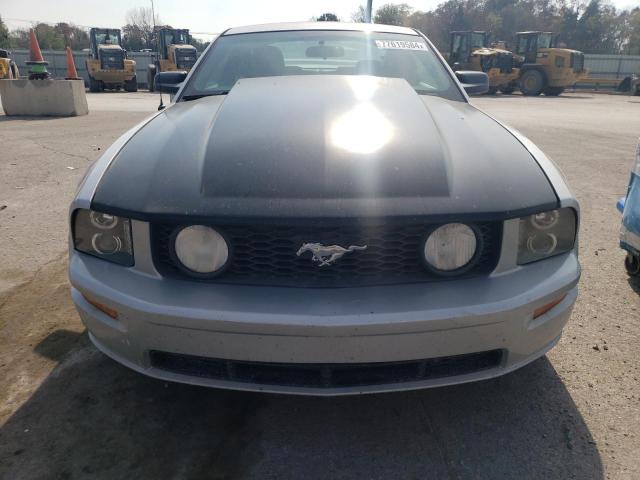 Photo 4 VIN: 1ZVFT82H155112025 - FORD MUSTANG GT 