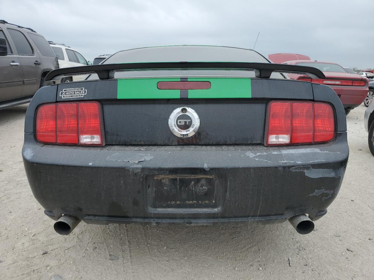 Photo 5 VIN: 1ZVFT82H155159832 - FORD MUSTANG 