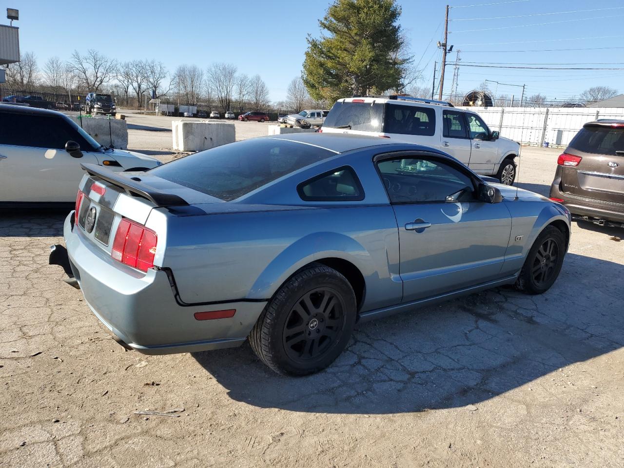 Photo 2 VIN: 1ZVFT82H275202786 - FORD MUSTANG 