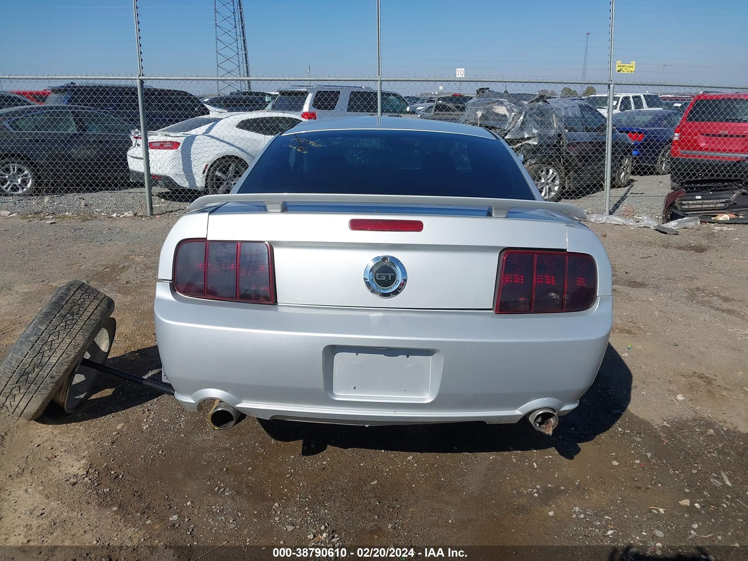 Photo 14 VIN: 1ZVFT82H455107773 - FORD MUSTANG 