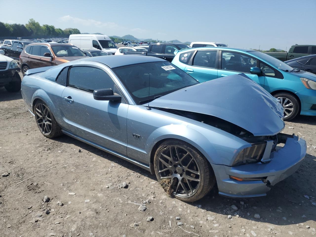 Photo 3 VIN: 1ZVFT82H455158934 - FORD MUSTANG 