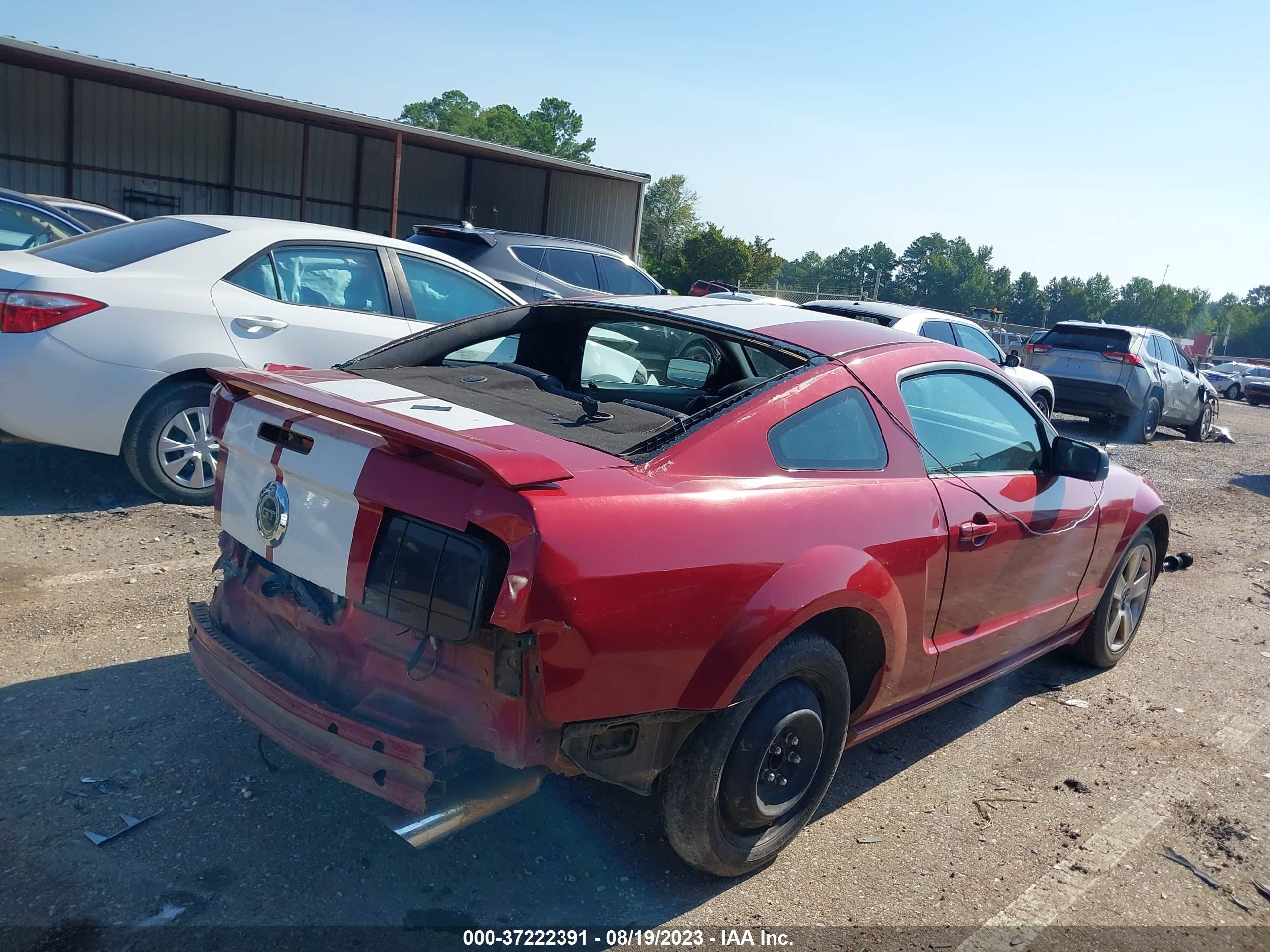 Photo 3 VIN: 1ZVFT82H475279983 - FORD MUSTANG 