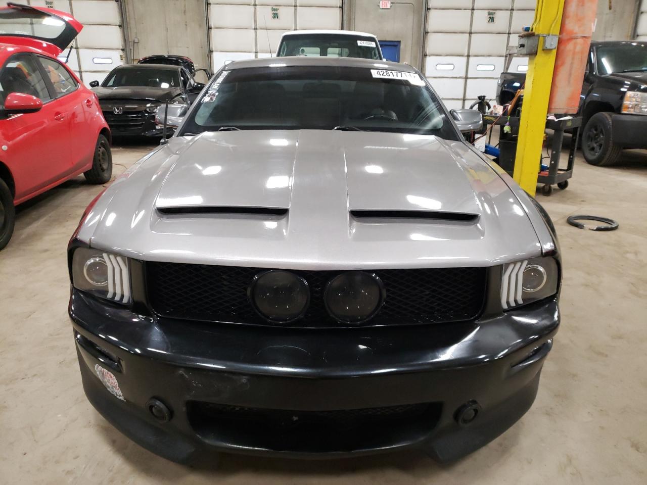 Photo 4 VIN: 1ZVFT82H565103751 - FORD MUSTANG 