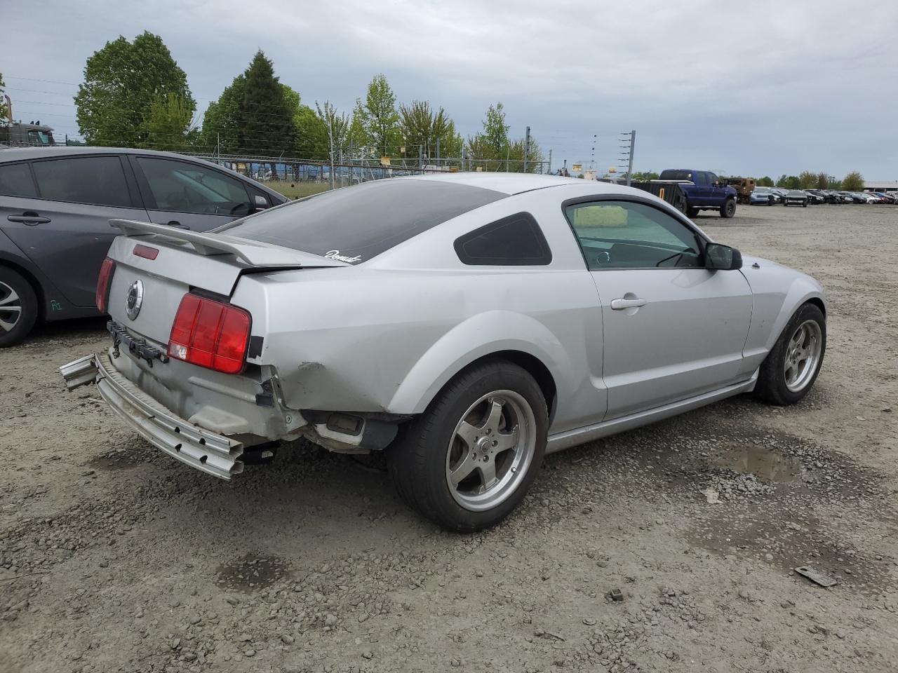 Photo 2 VIN: 1ZVFT82H655115891 - FORD MUSTANG 