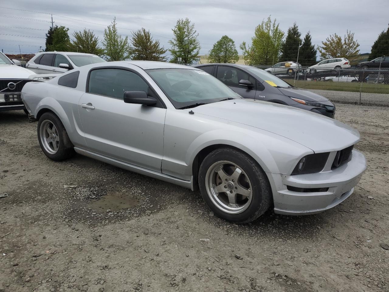 Photo 3 VIN: 1ZVFT82H655115891 - FORD MUSTANG 