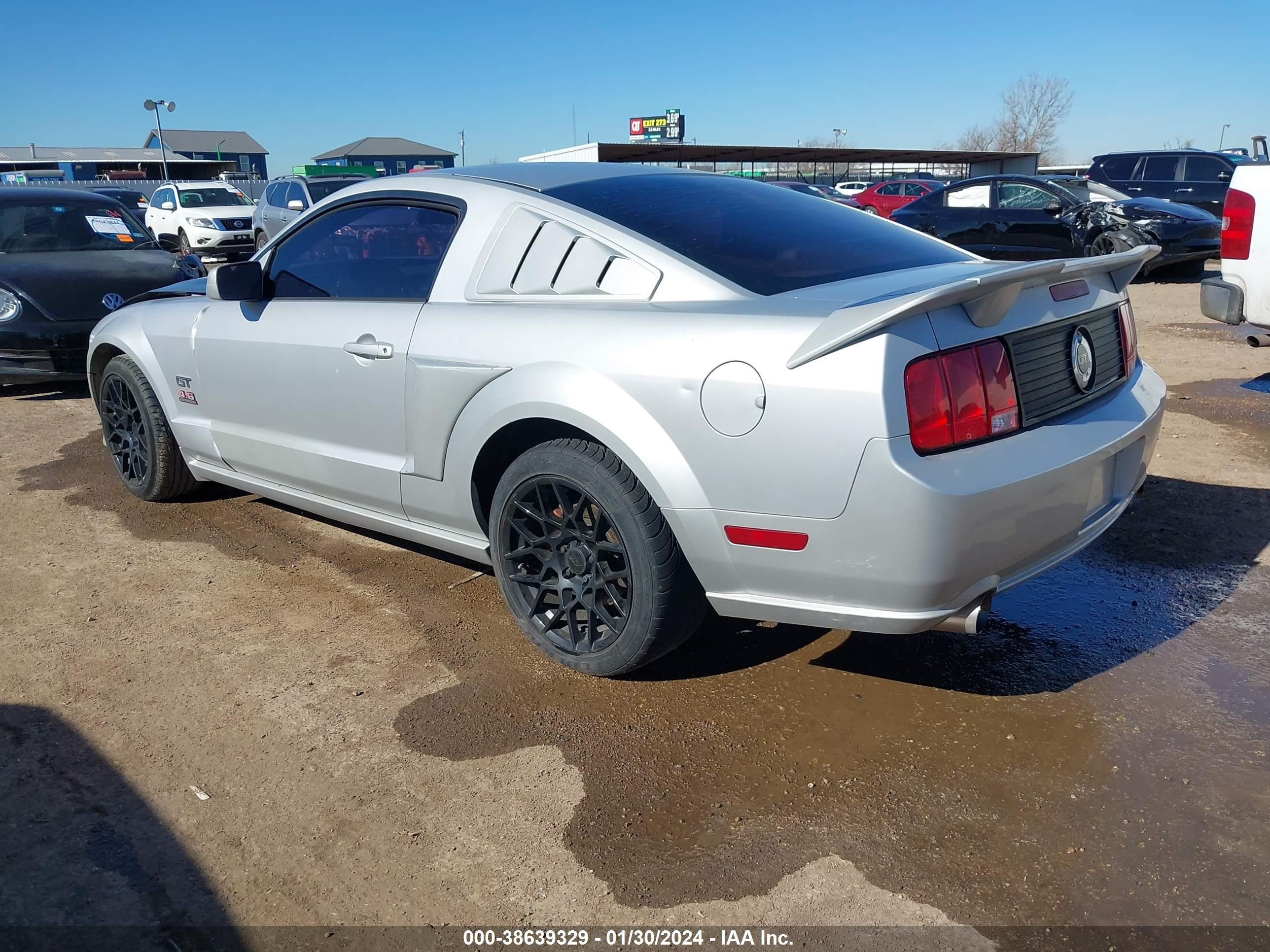 Photo 2 VIN: 1ZVFT82H865137893 - FORD MUSTANG 