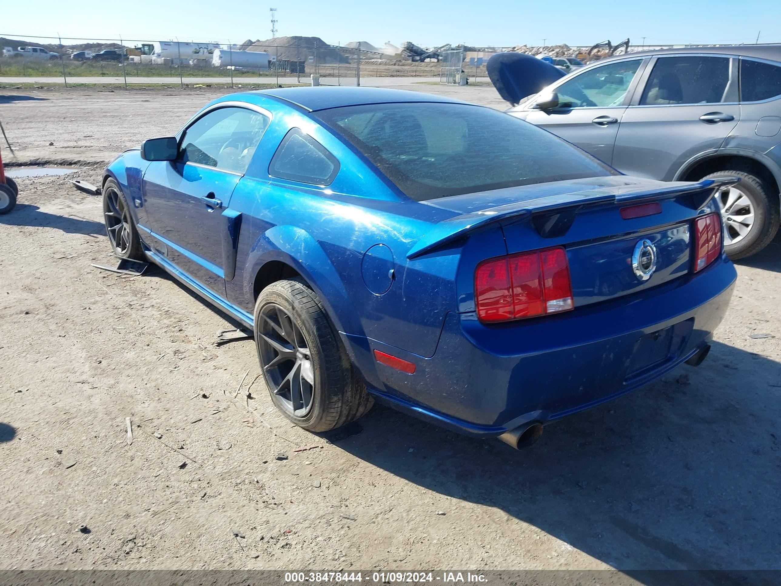 Photo 2 VIN: 1ZVFT82HX75202082 - FORD MUSTANG 