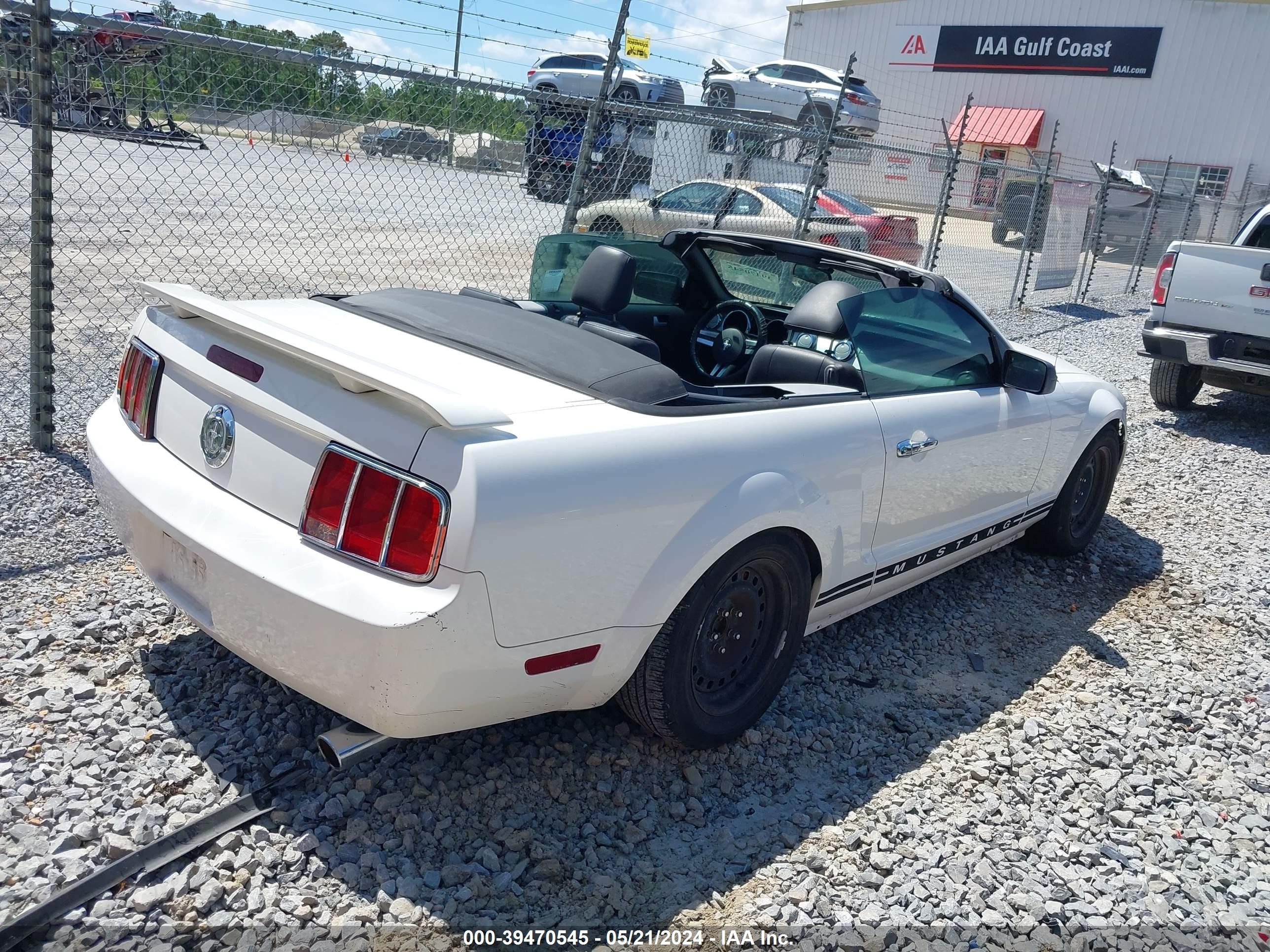 Photo 3 VIN: 1ZVFT84N155245418 - FORD MUSTANG 