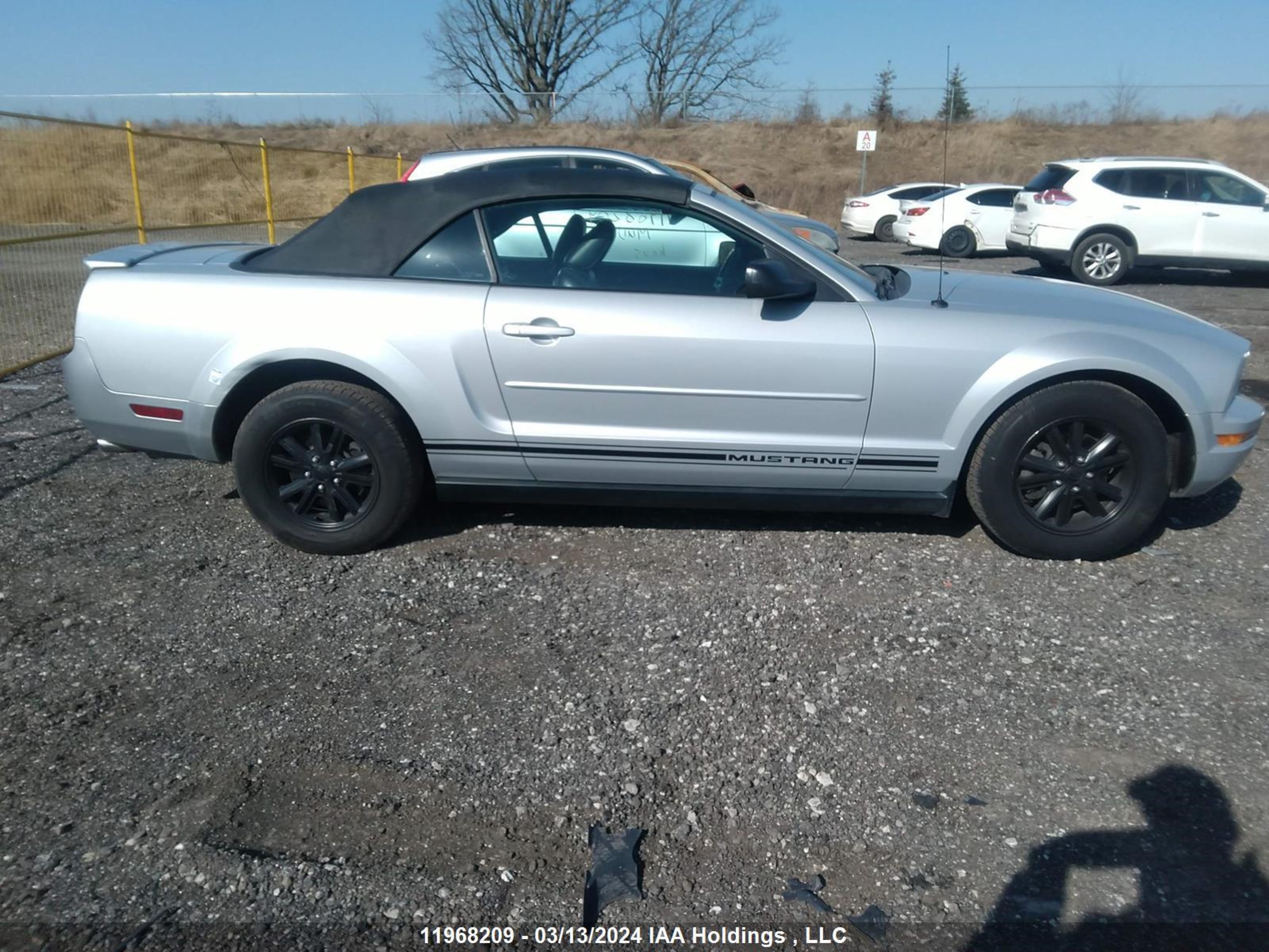 Photo 11 VIN: 1ZVFT84N175276705 - FORD MUSTANG 