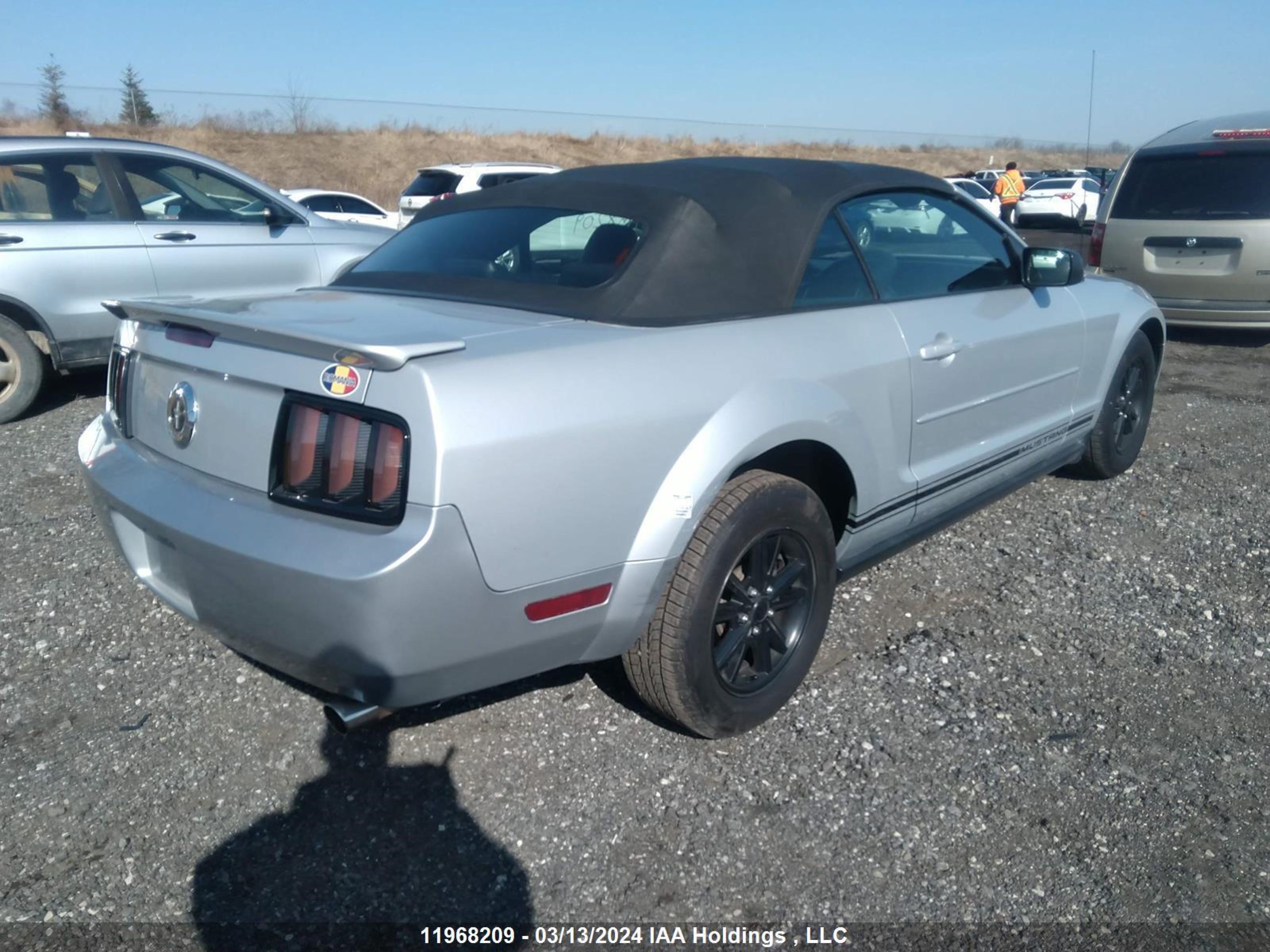 Photo 3 VIN: 1ZVFT84N175276705 - FORD MUSTANG 