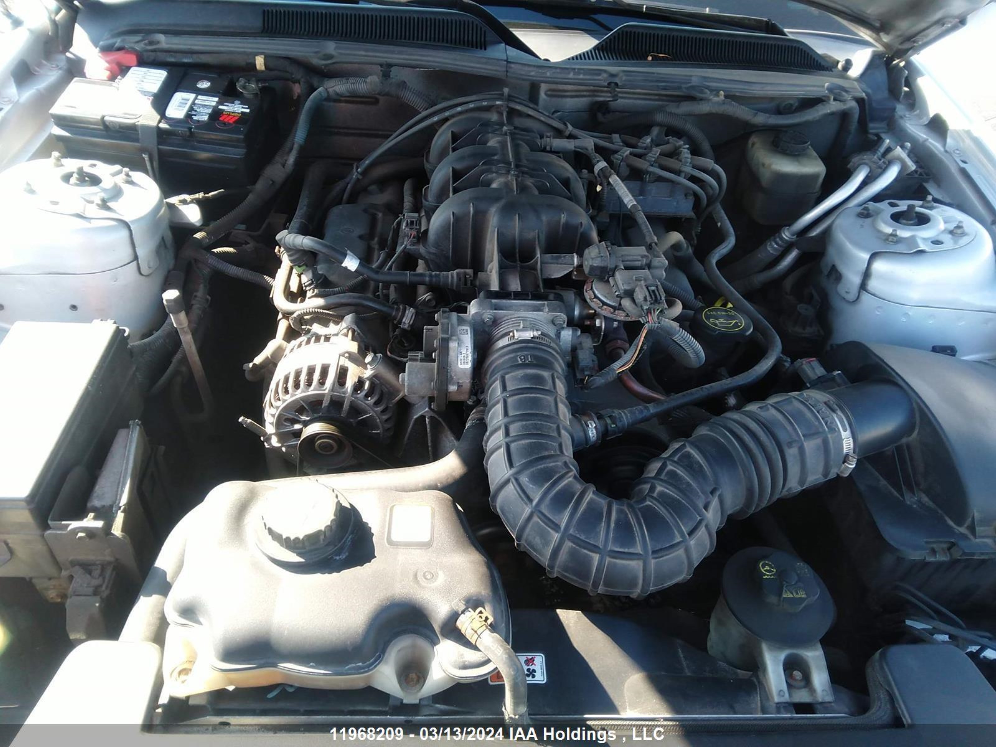 Photo 9 VIN: 1ZVFT84N175276705 - FORD MUSTANG 