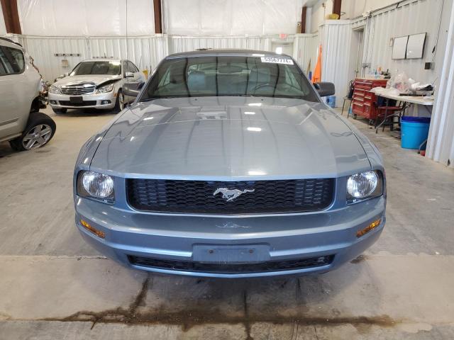 Photo 4 VIN: 1ZVFT84N255213349 - FORD MUSTANG 