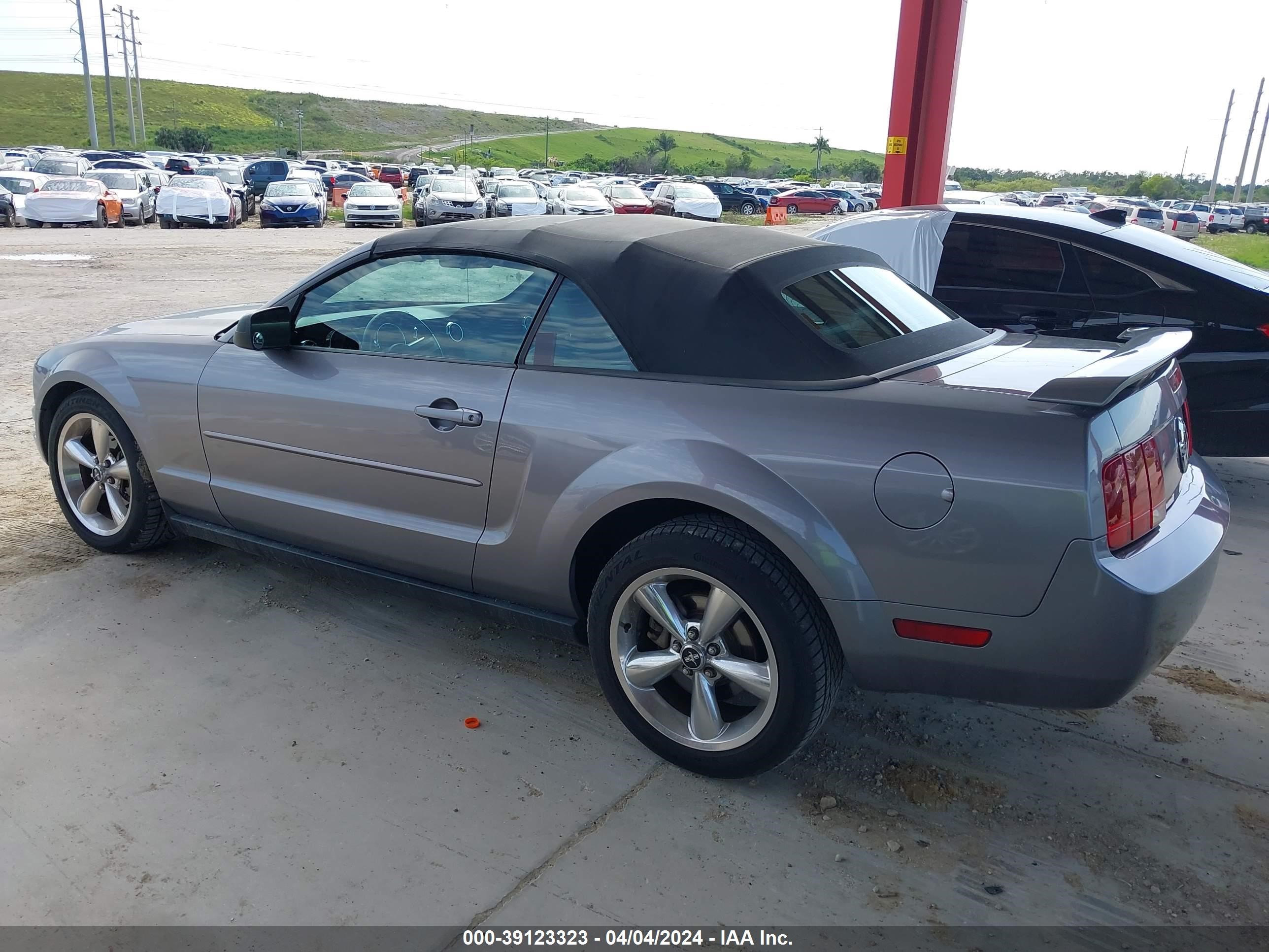 Photo 13 VIN: 1ZVFT84N265212896 - FORD MUSTANG 