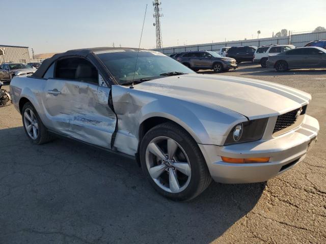 Photo 3 VIN: 1ZVFT84N365185319 - FORD MUSTANG 