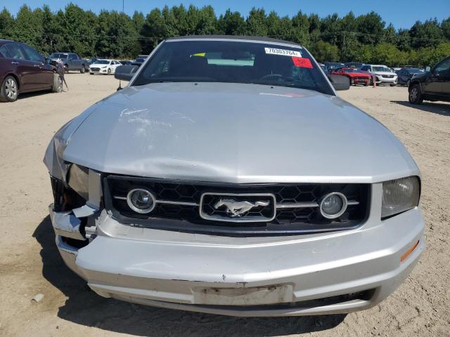 Photo 4 VIN: 1ZVFT84N365250525 - FORD MUSTANG 