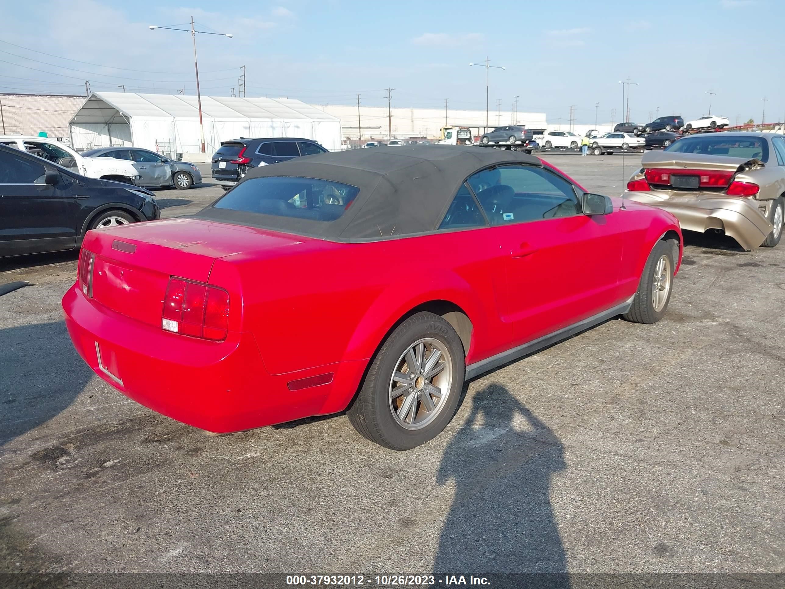 Photo 3 VIN: 1ZVFT84N455195274 - FORD MUSTANG 