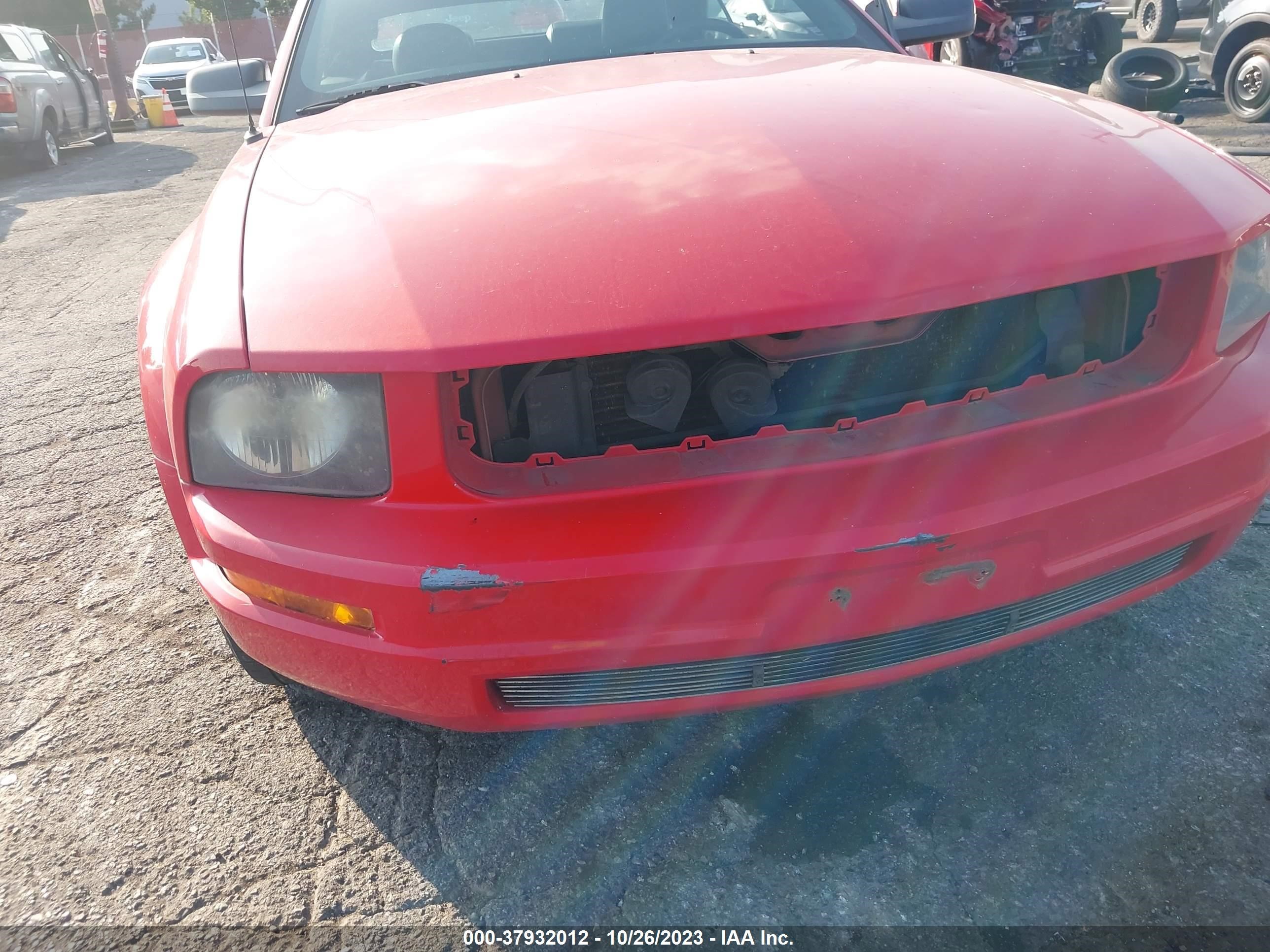 Photo 5 VIN: 1ZVFT84N455195274 - FORD MUSTANG 