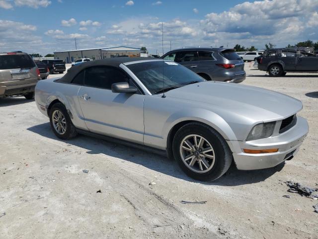 Photo 3 VIN: 1ZVFT84N455228578 - FORD MUSTANG 