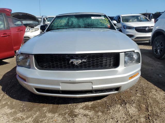 Photo 4 VIN: 1ZVFT84N555225088 - FORD MUSTANG 