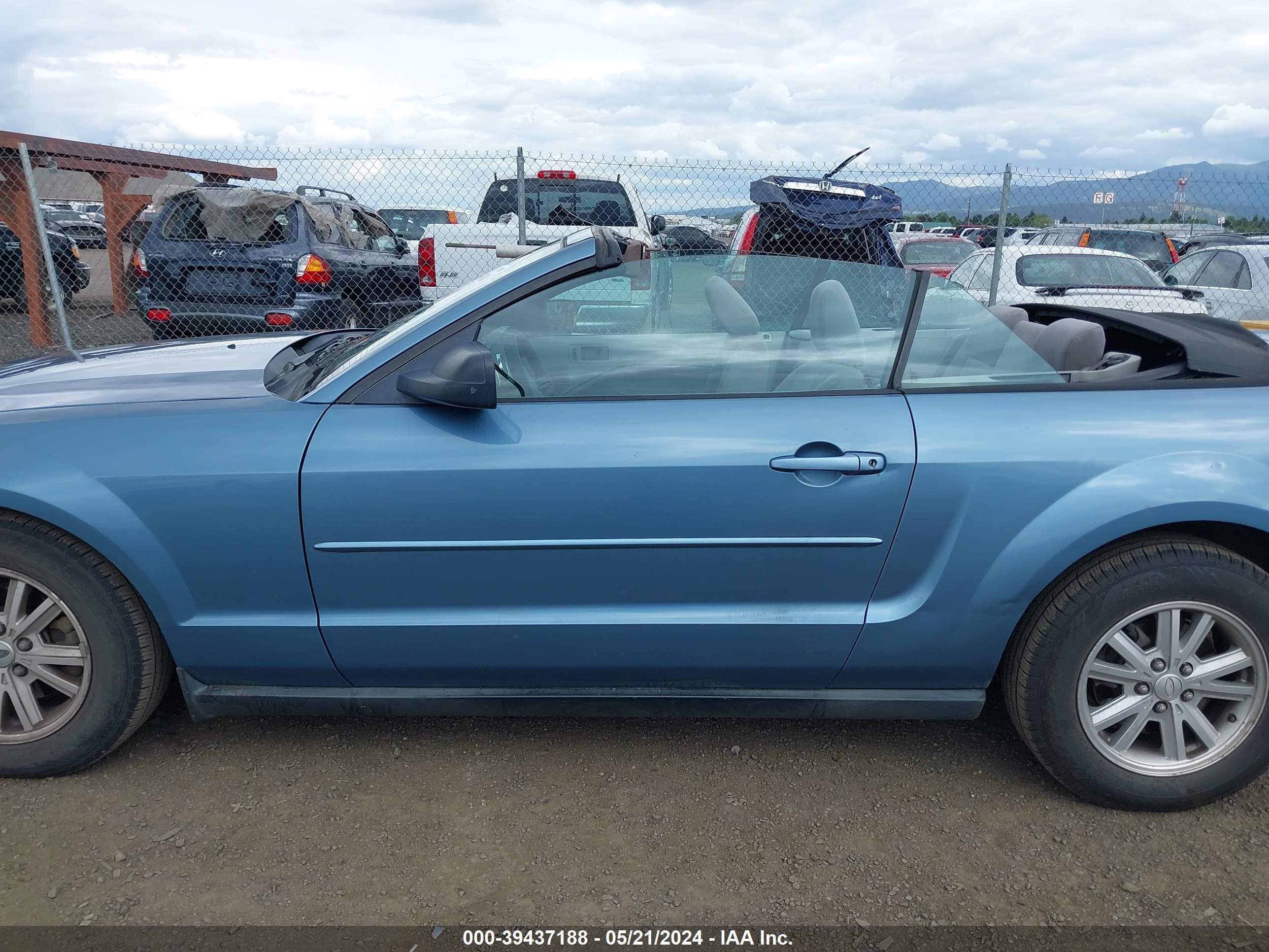 Photo 13 VIN: 1ZVFT84N775278944 - FORD MUSTANG 