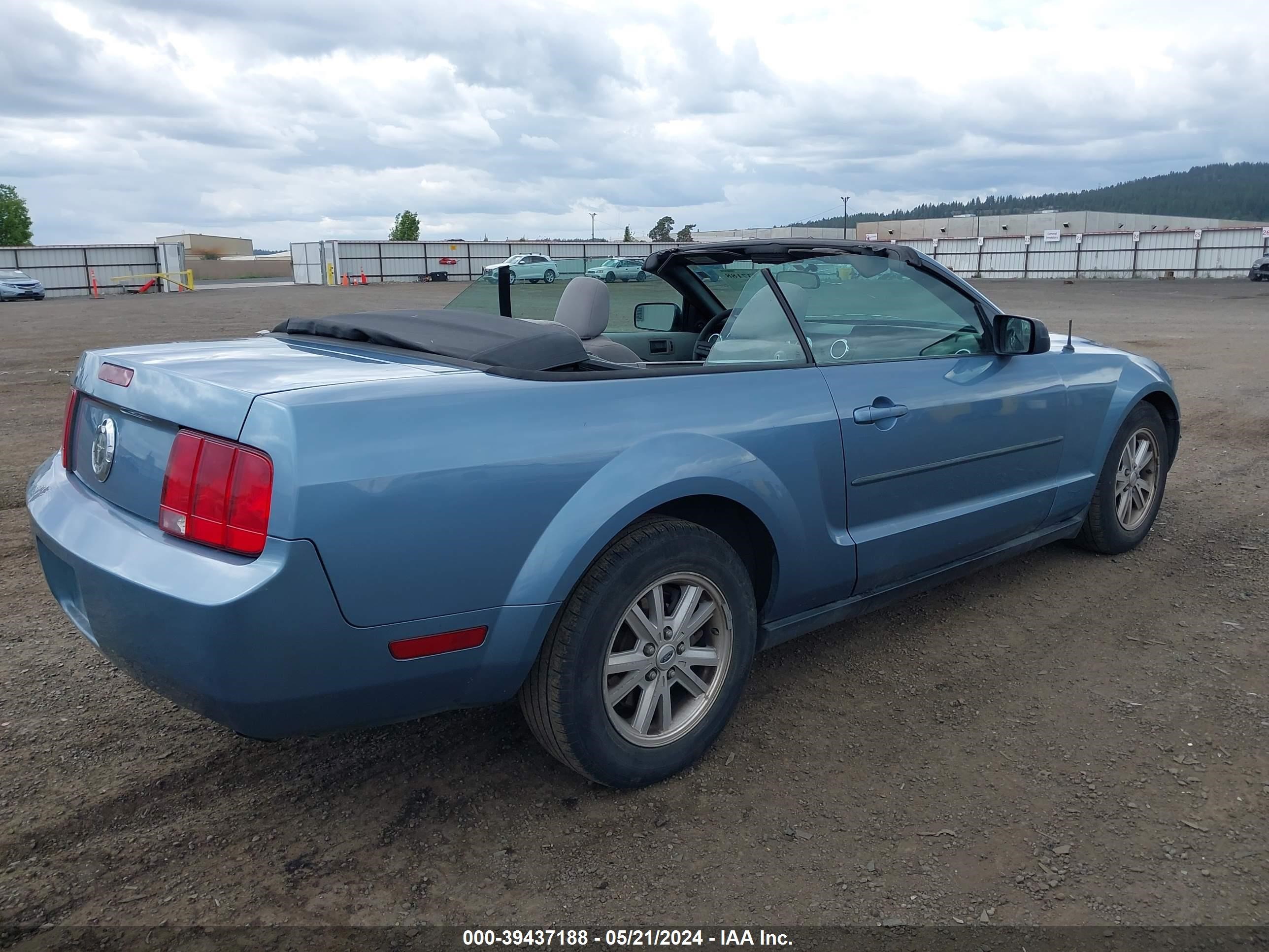 Photo 3 VIN: 1ZVFT84N775278944 - FORD MUSTANG 