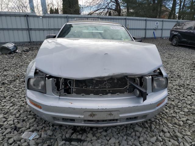 Photo 4 VIN: 1ZVFT84N865201739 - FORD MUSTANG 