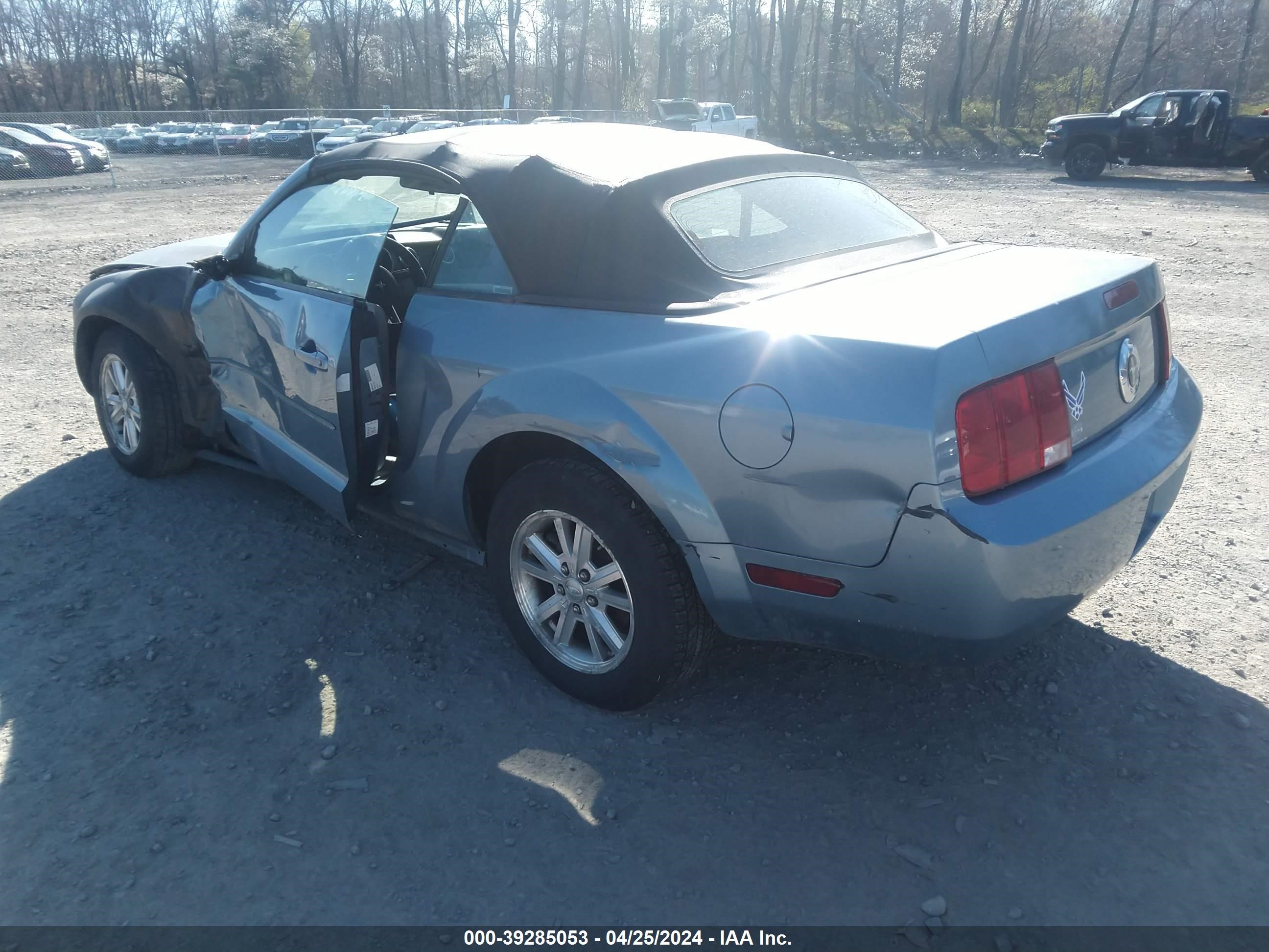 Photo 2 VIN: 1ZVFT84N975327805 - FORD MUSTANG 