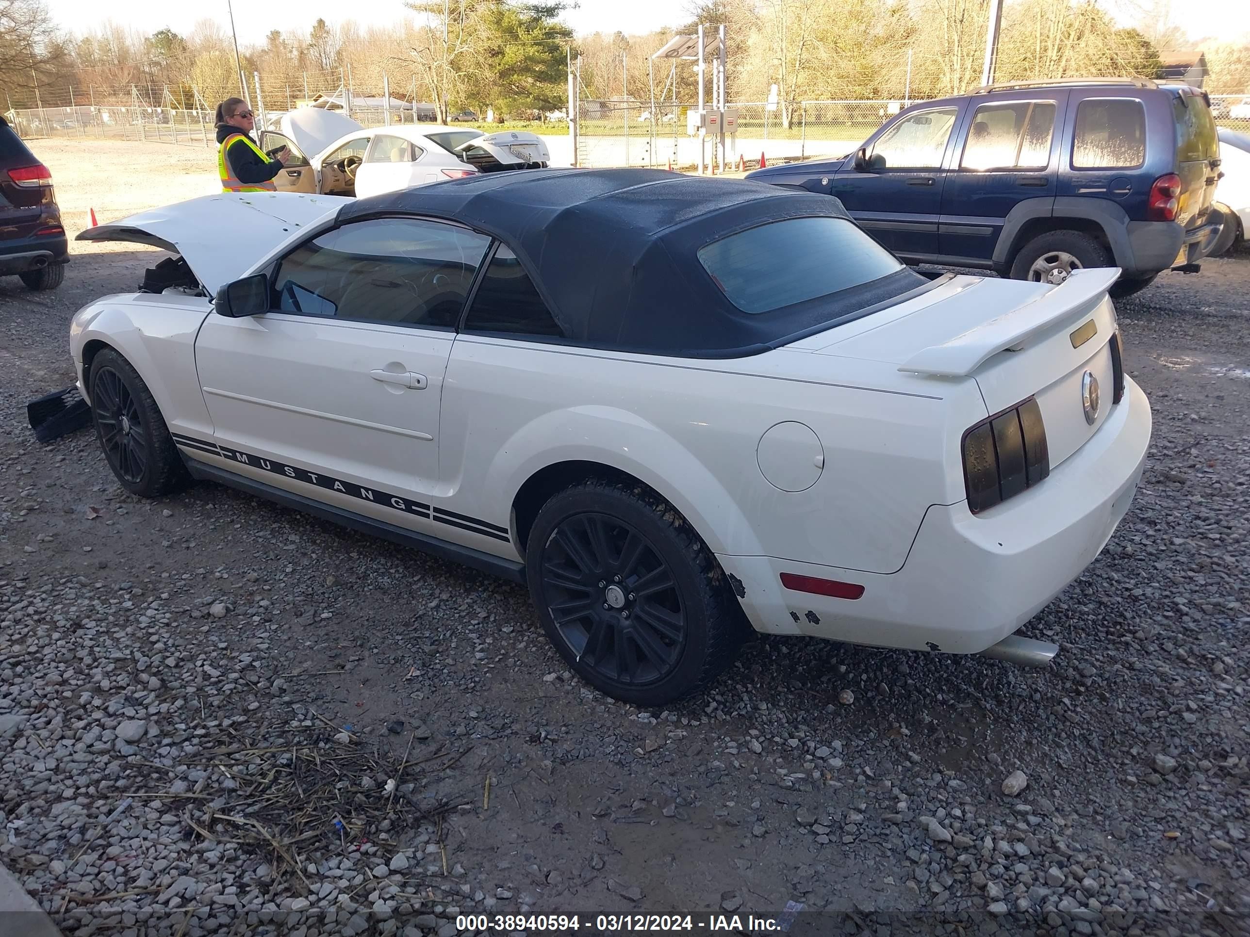 Photo 2 VIN: 1ZVFT84NX65226190 - FORD MUSTANG 