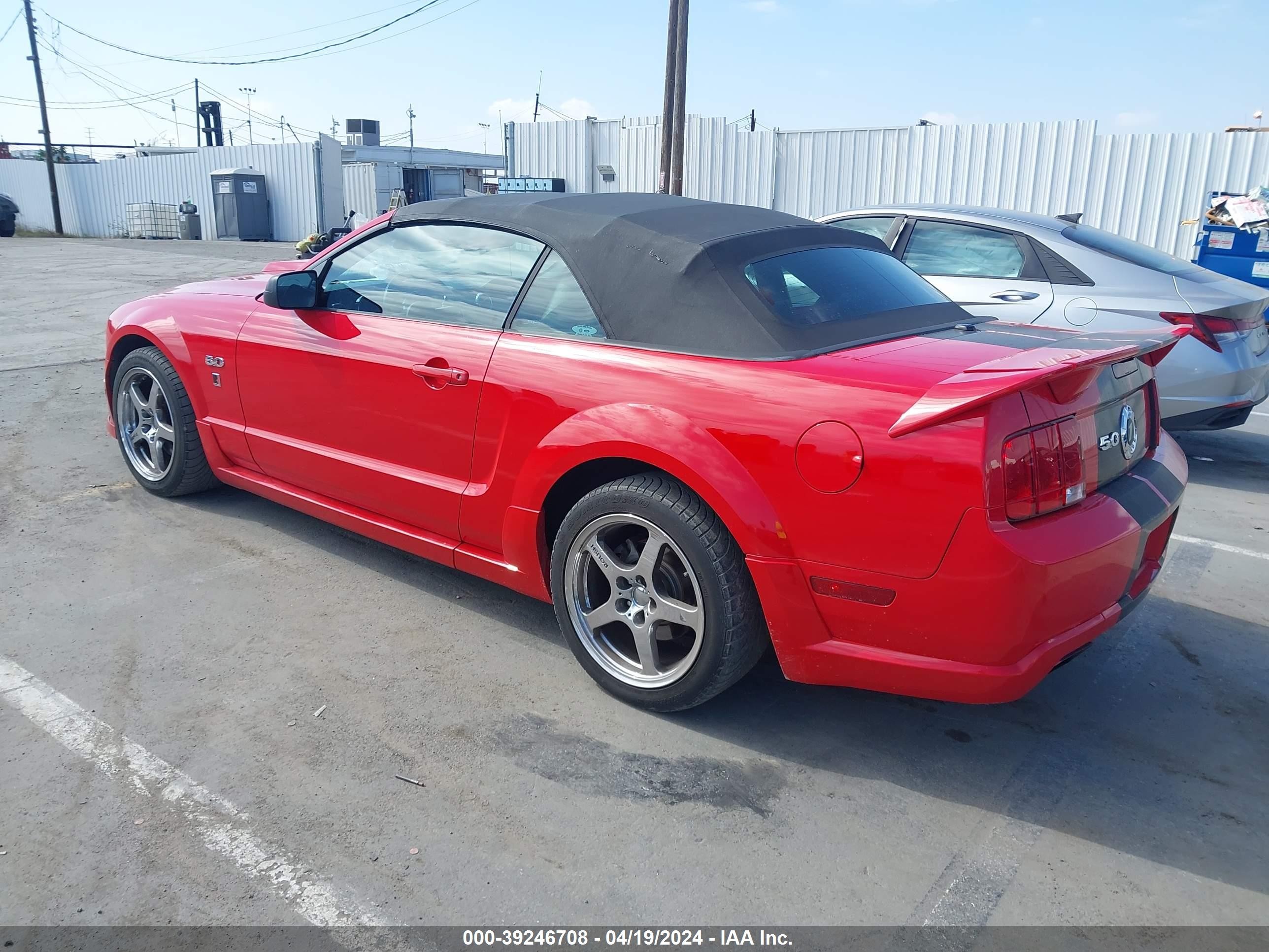 Photo 2 VIN: 1ZVFT85H465143525 - FORD MUSTANG 