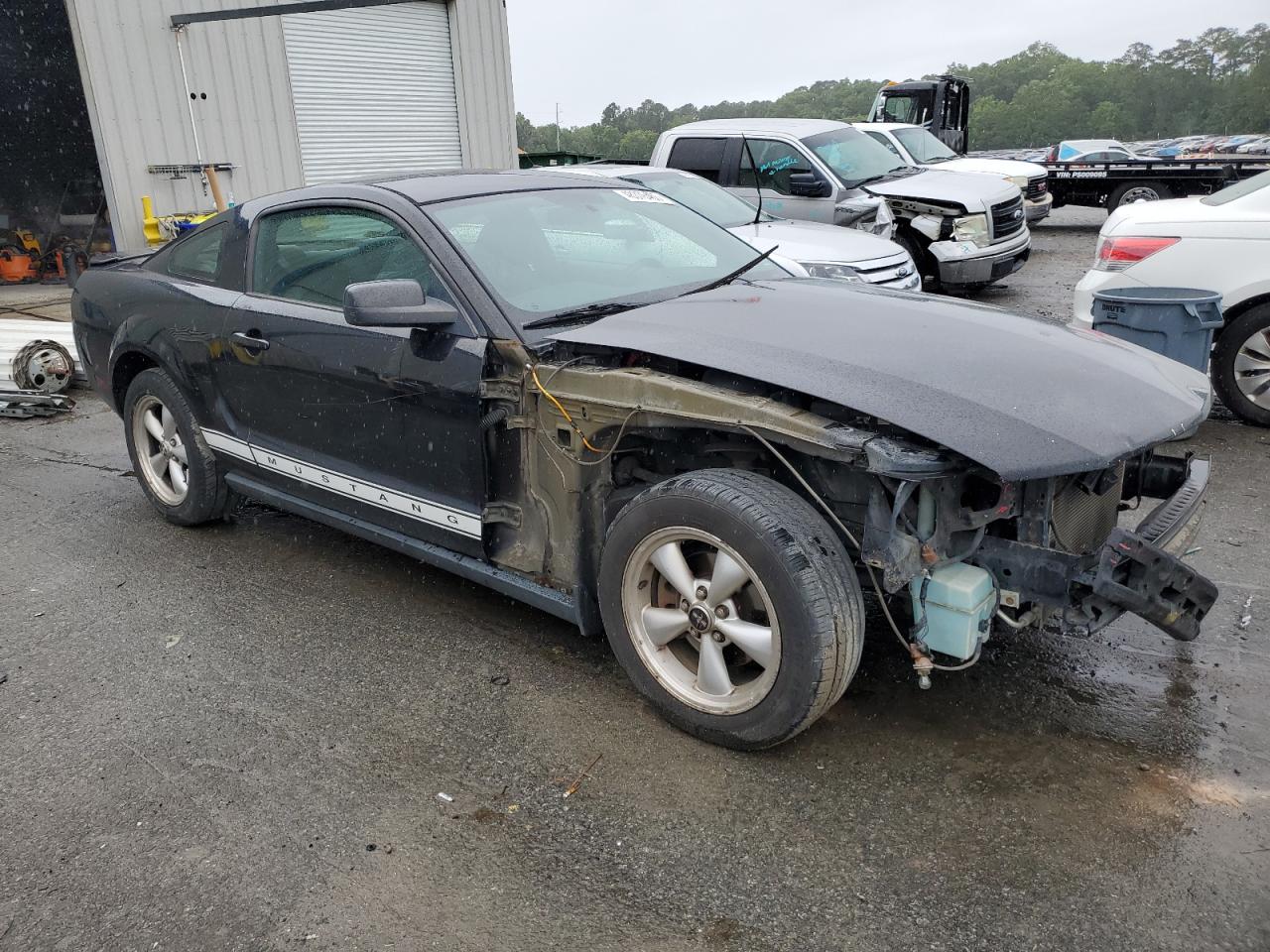 Photo 3 VIN: 1ZVHT80N085130831 - FORD MUSTANG 