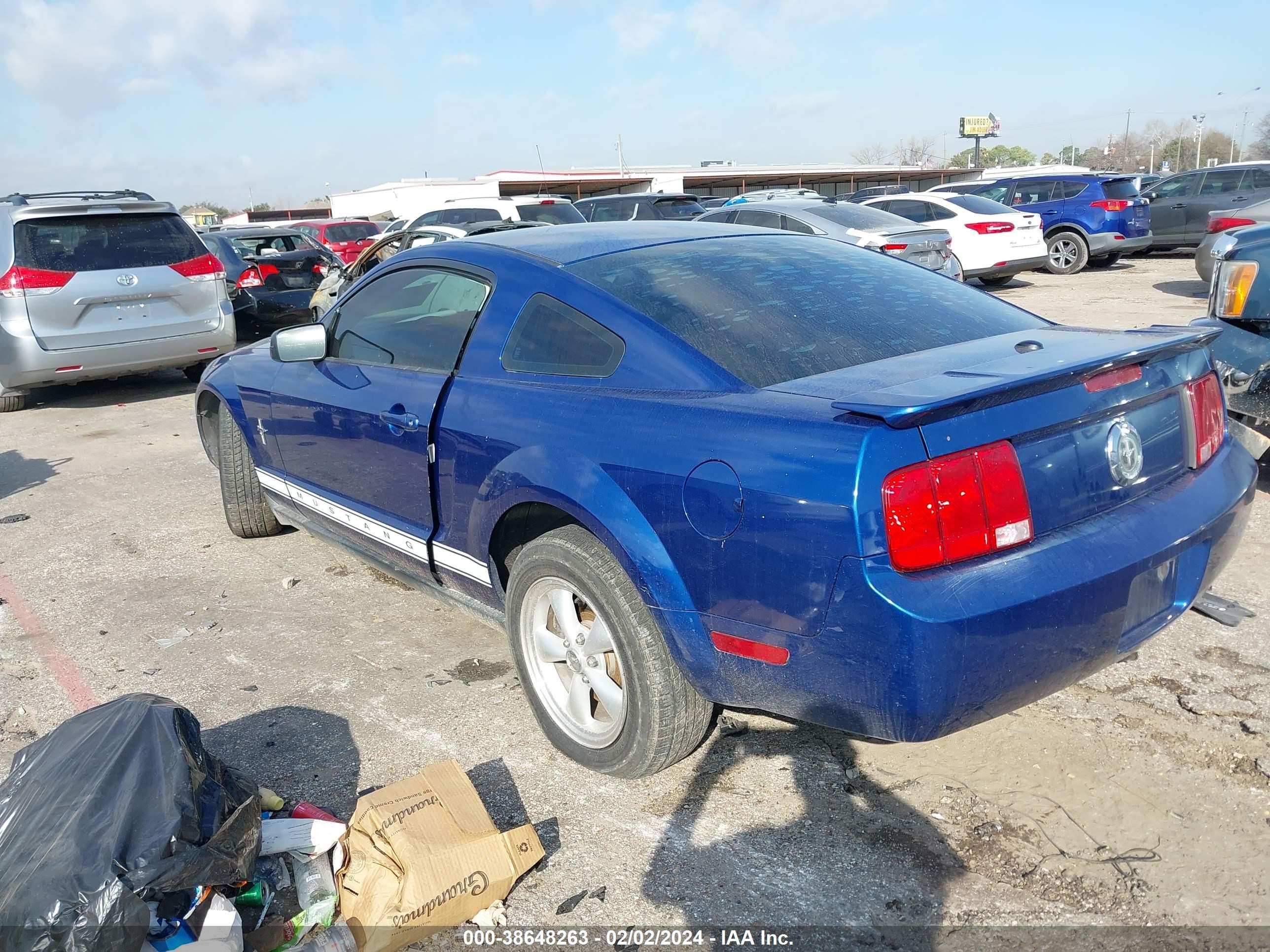 Photo 2 VIN: 1ZVHT80N085203910 - FORD MUSTANG 