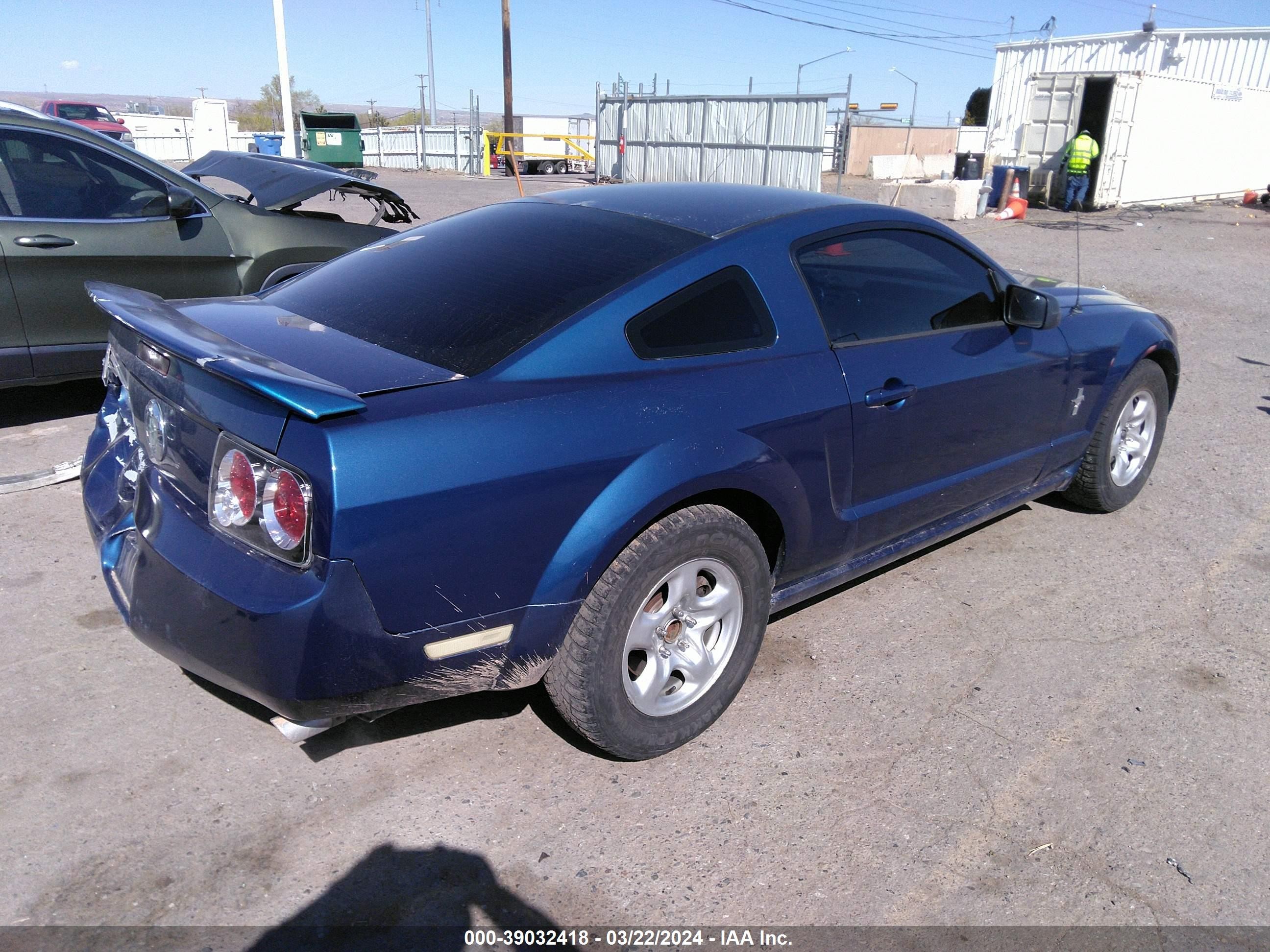 Photo 3 VIN: 1ZVHT80N195126353 - FORD MUSTANG 