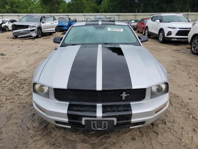 Photo 4 VIN: 1ZVHT80N275212977 - FORD MUSTANG 