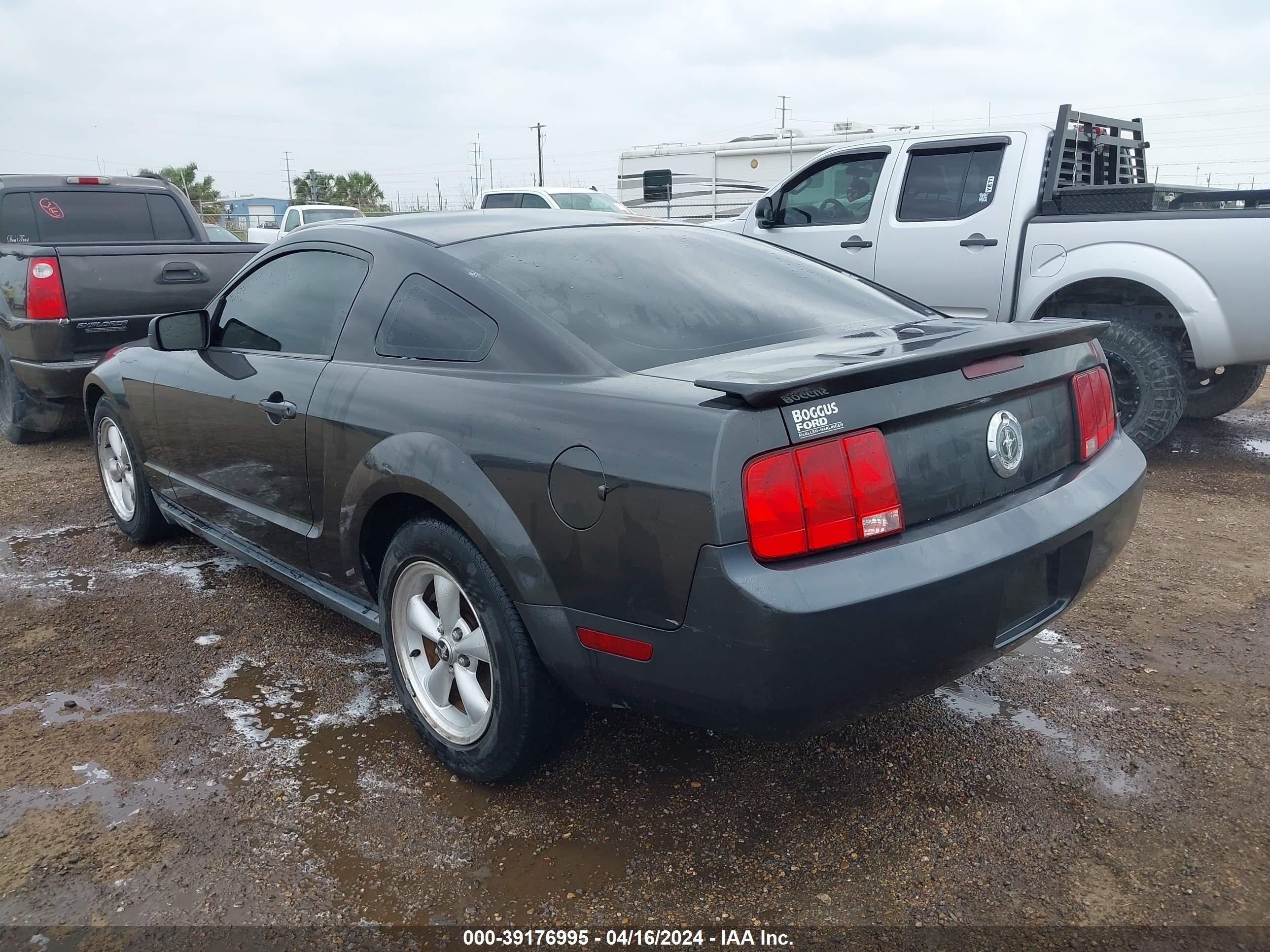 Photo 2 VIN: 1ZVHT80N285199942 - FORD MUSTANG 