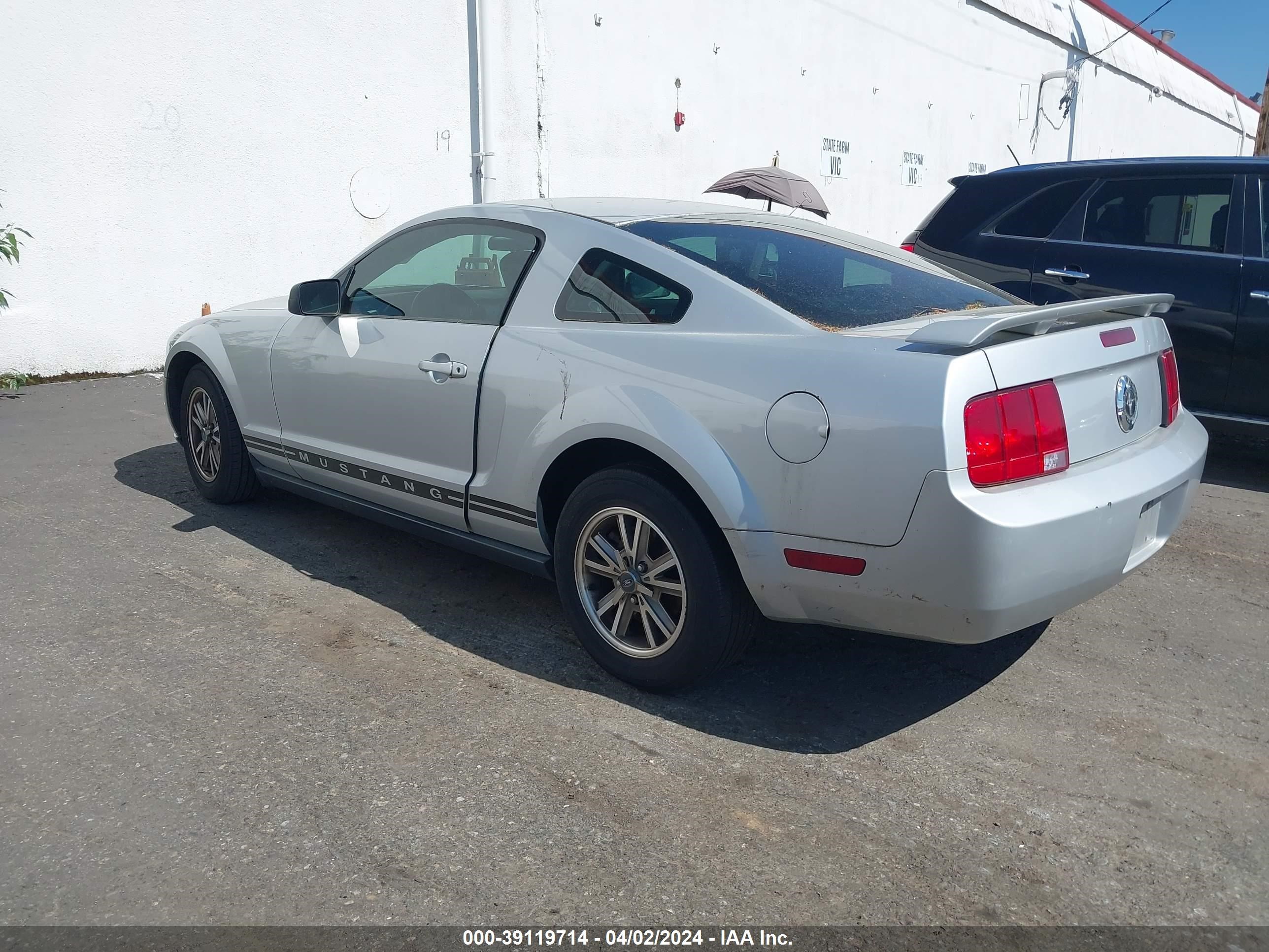 Photo 2 VIN: 1ZVHT80N455102655 - FORD MUSTANG 