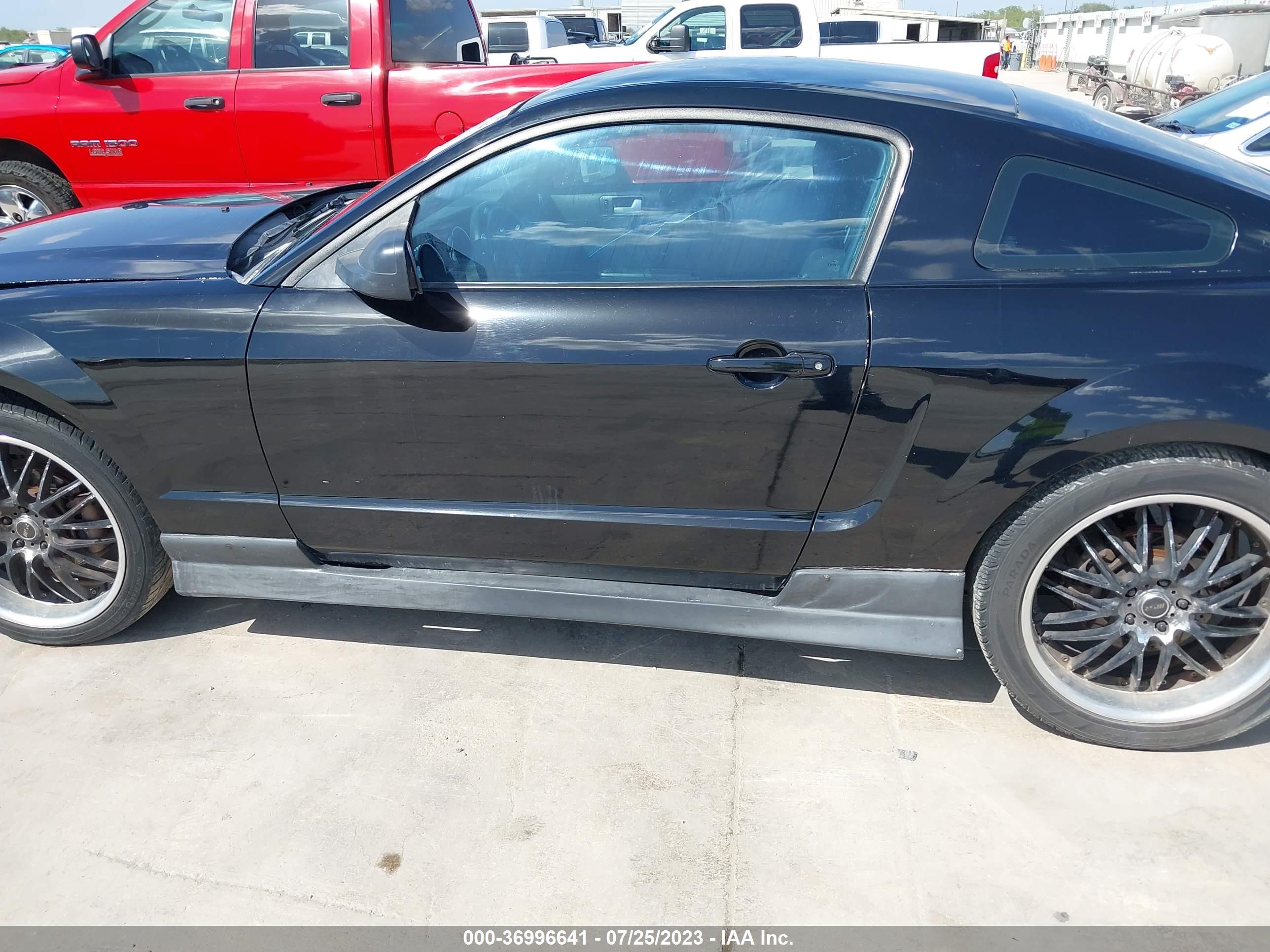 Photo 13 VIN: 1ZVHT80N485125793 - FORD MUSTANG 