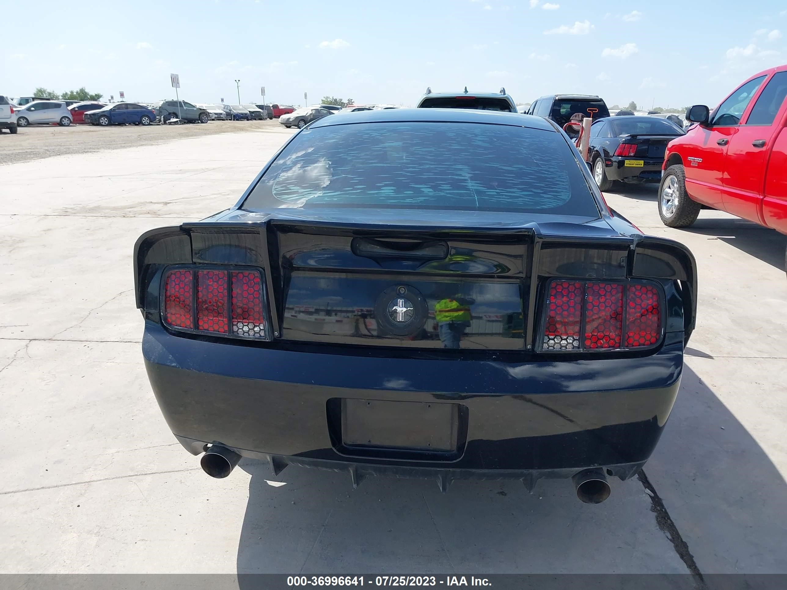 Photo 15 VIN: 1ZVHT80N485125793 - FORD MUSTANG 