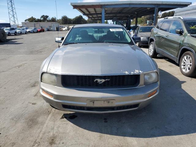 Photo 4 VIN: 1ZVHT80N485174993 - FORD MUSTANG 