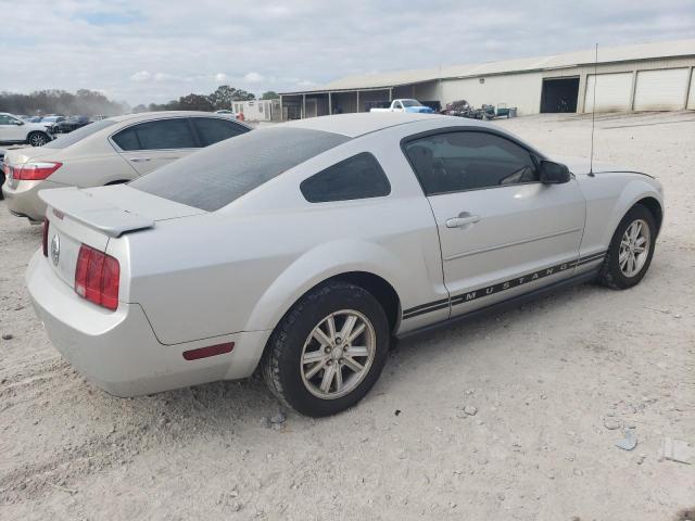 Photo 2 VIN: 1ZVHT80N585188255 - FORD MUSTANG 