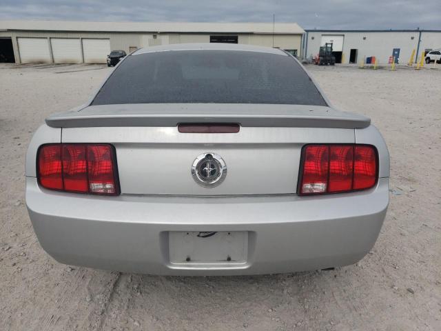 Photo 5 VIN: 1ZVHT80N585188255 - FORD MUSTANG 