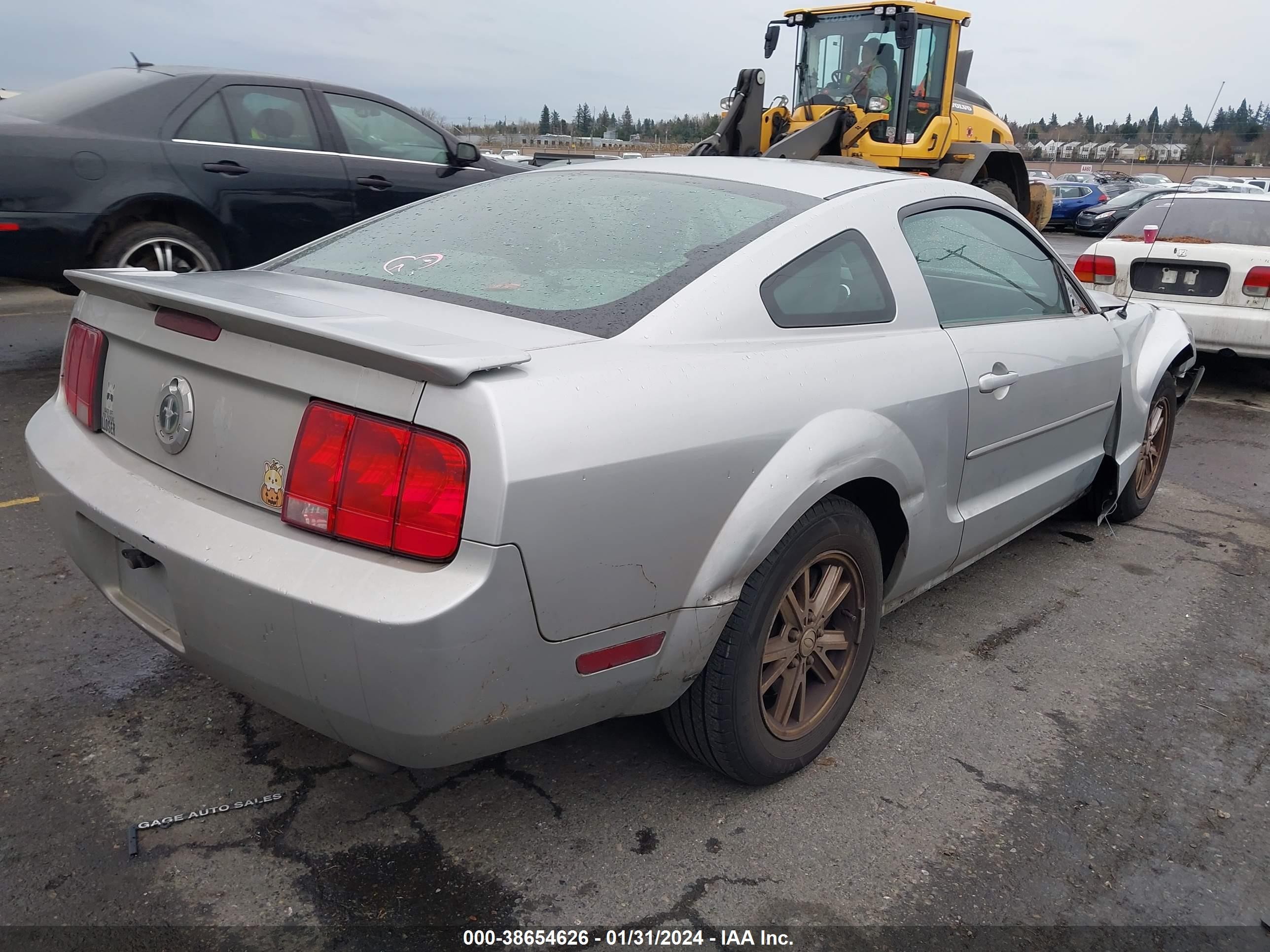 Photo 3 VIN: 1ZVHT80N585209380 - FORD MUSTANG 