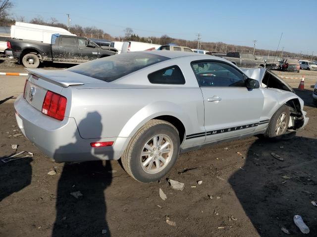 Photo 2 VIN: 1ZVHT80N685189463 - FORD MUSTANG 