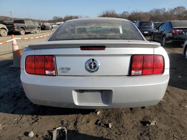 Photo 5 VIN: 1ZVHT80N685189463 - FORD MUSTANG 