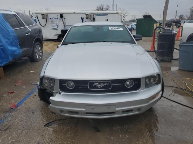 Photo 4 VIN: 1ZVHT80N985152701 - FORD MUSTANG 